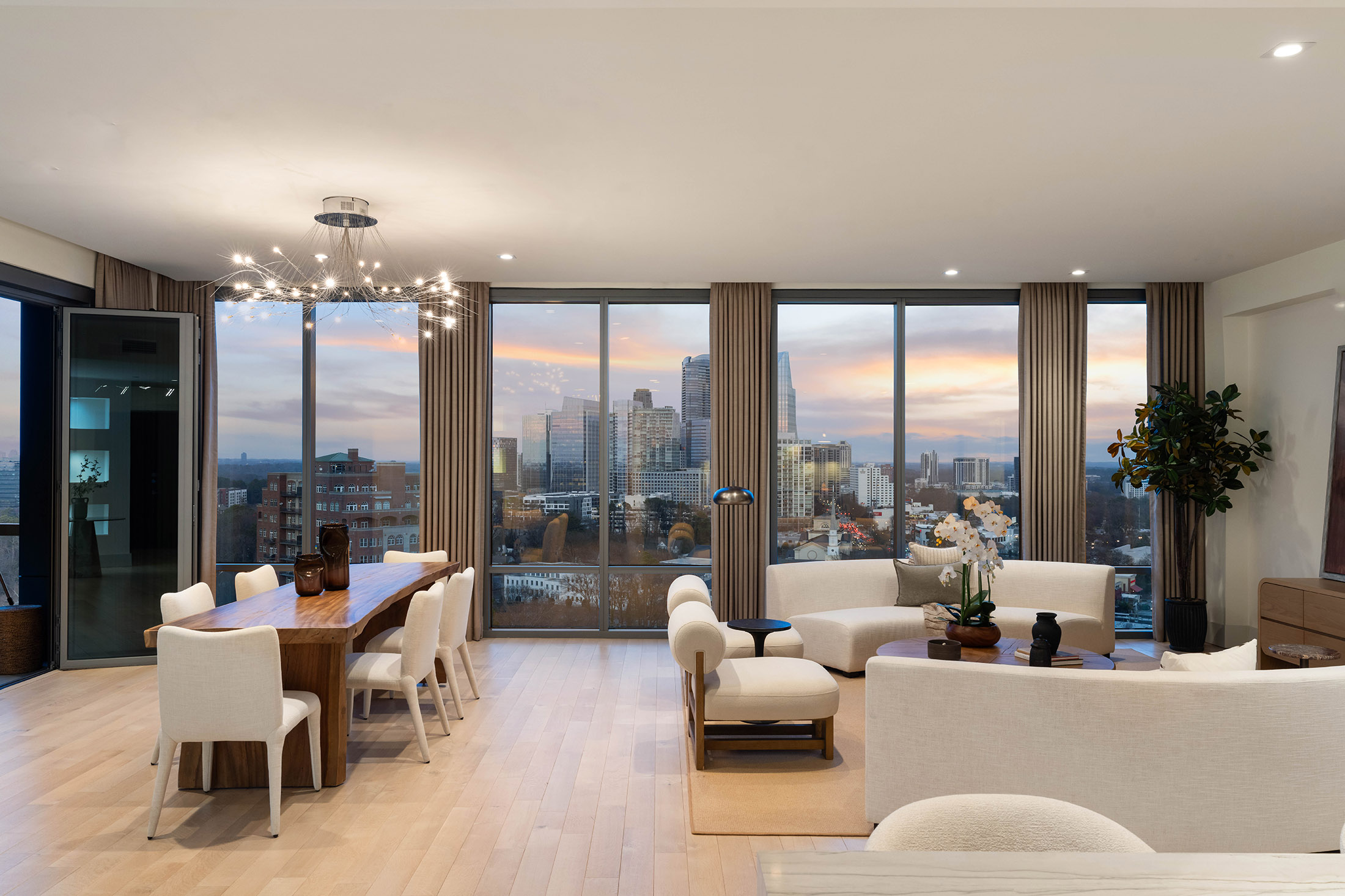 3107 Peachtree Road NE No. 1702
