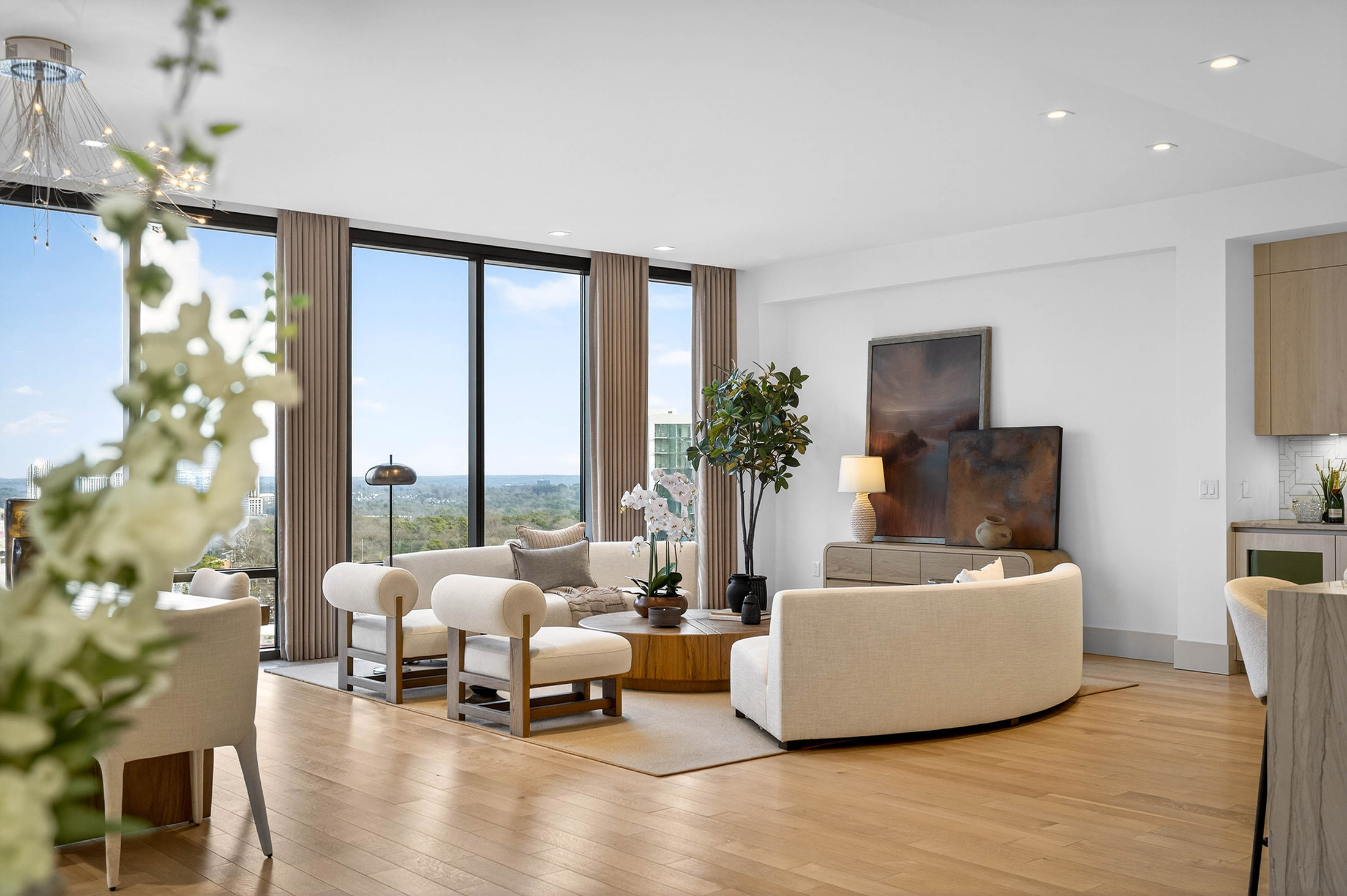 3107 Peachtree Road NE No. 1702