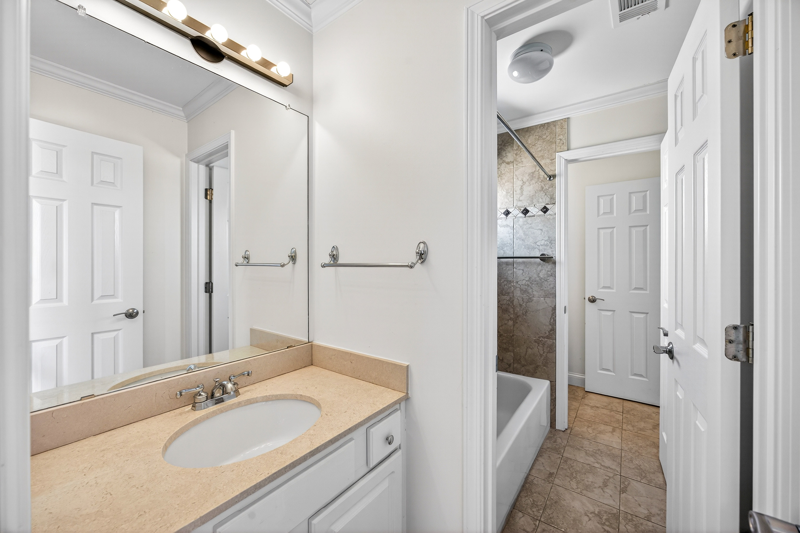 6 Wieuca Trace NE