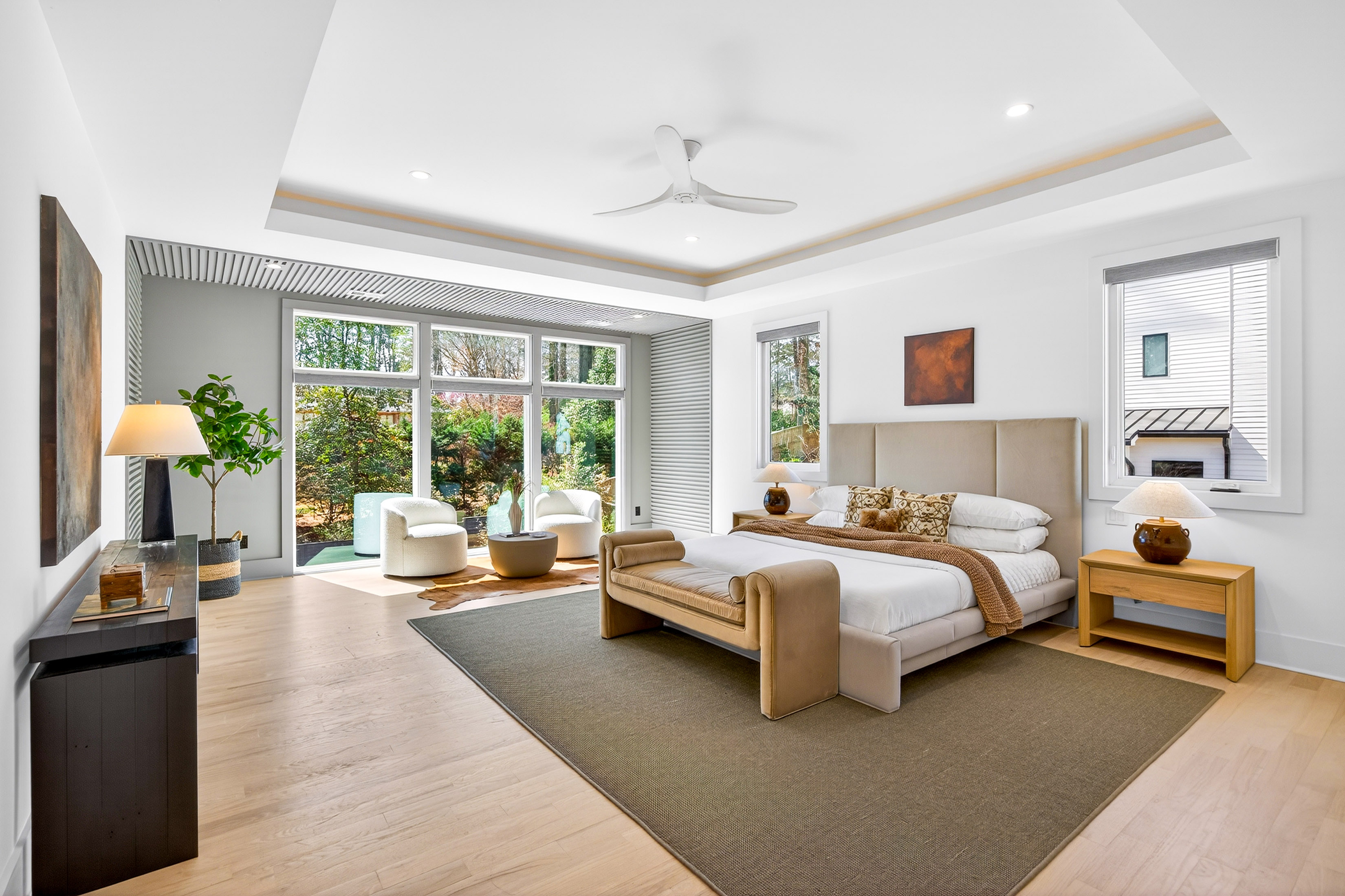 1235 Mayfair Dive