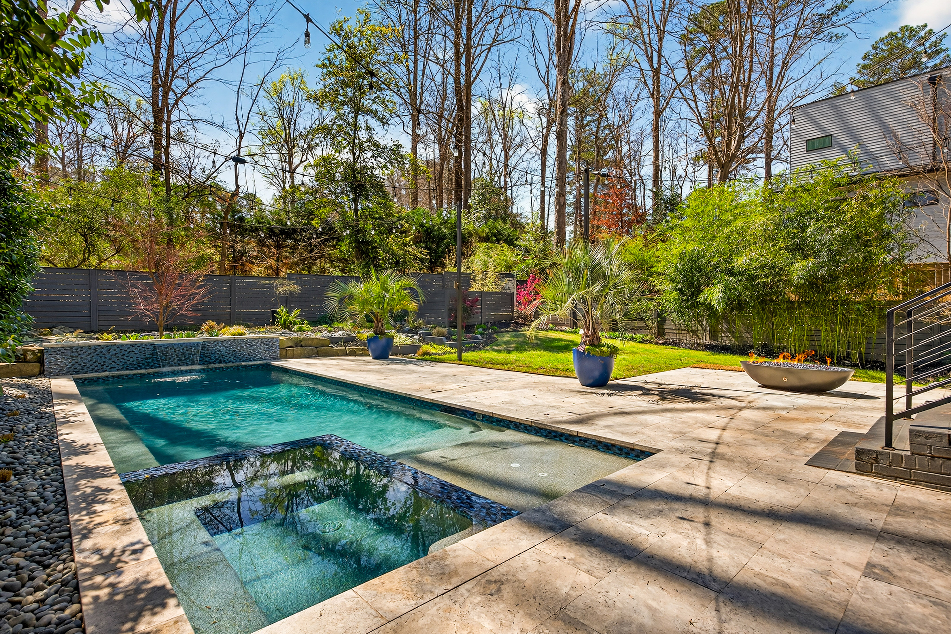 1235 Mayfair Dive