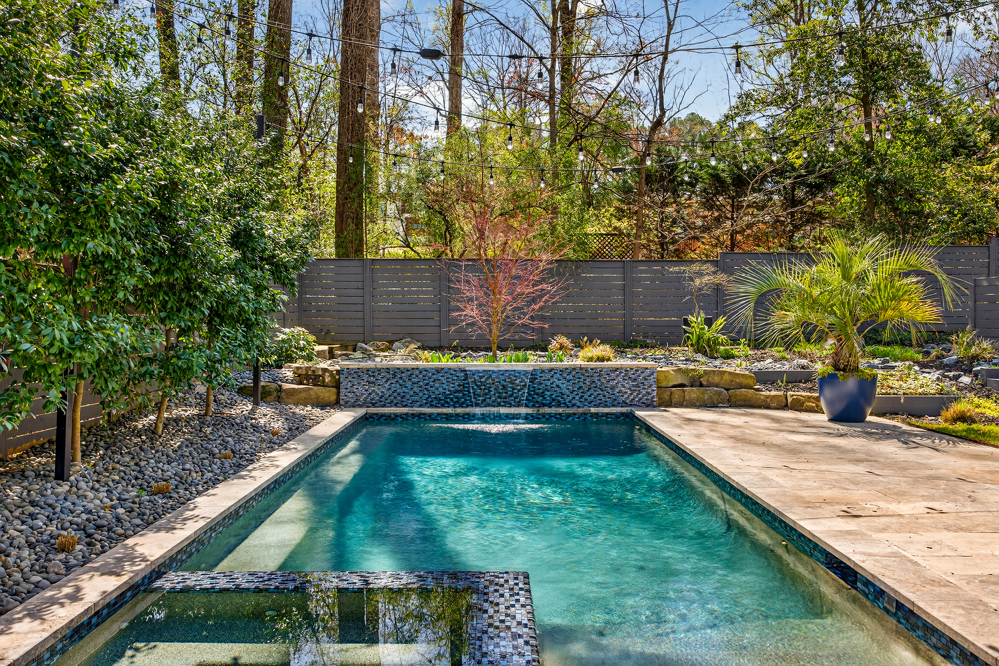 1235 Mayfair Dive