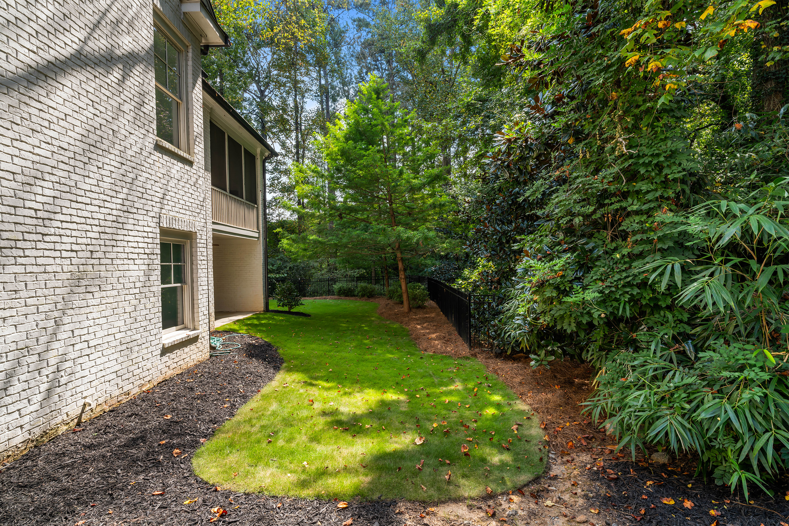 1760 Barclay Close NW