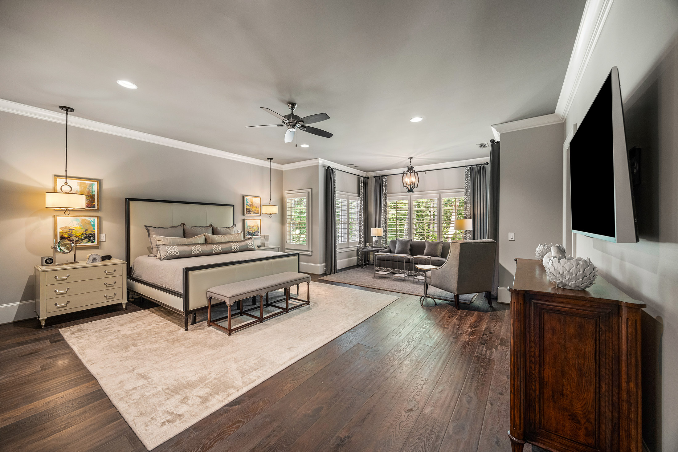 820 Loridans Drive NE