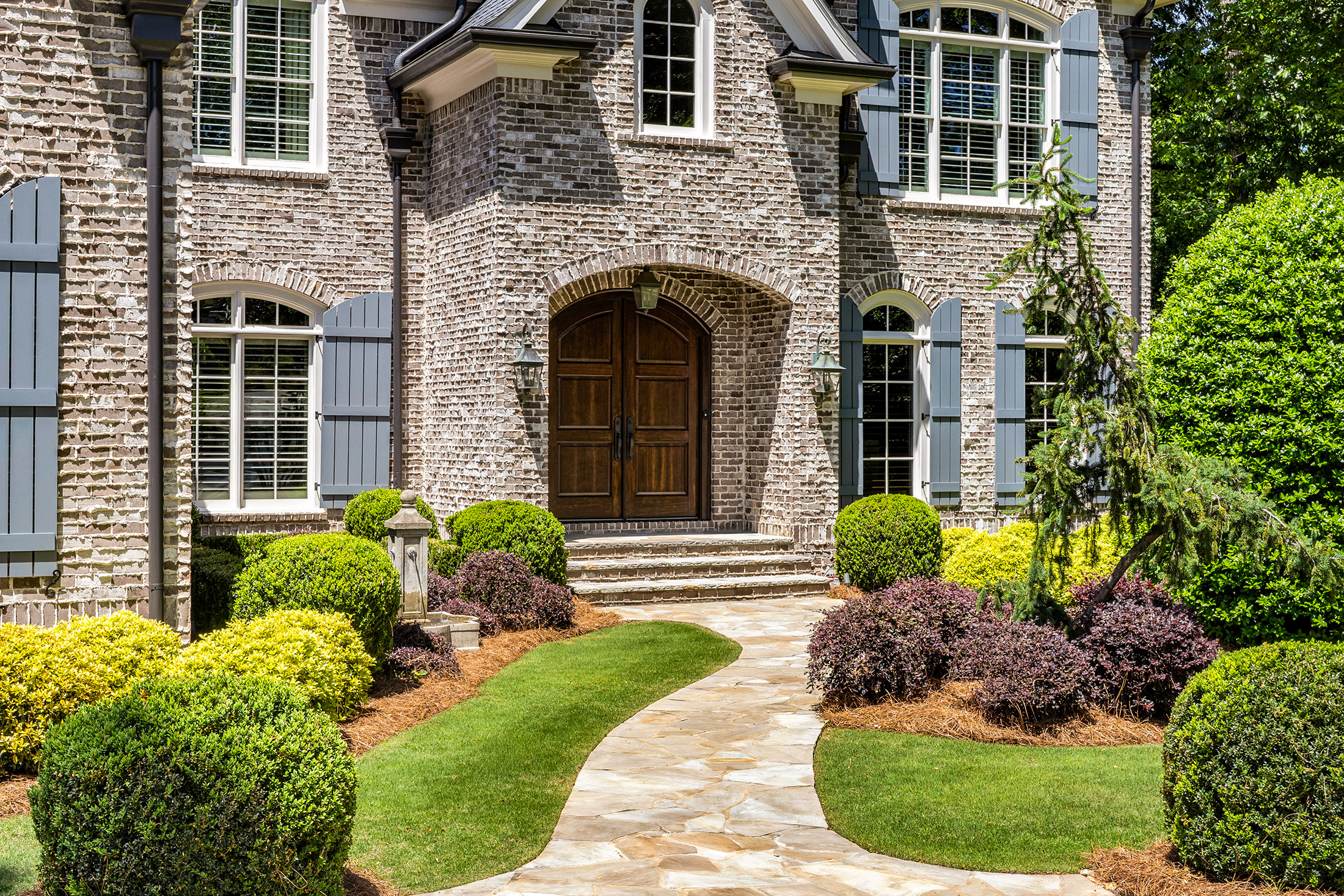 820 Loridans Drive NE
