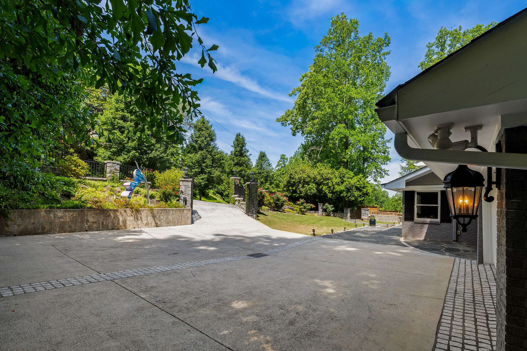 132 Laurel Drive NE