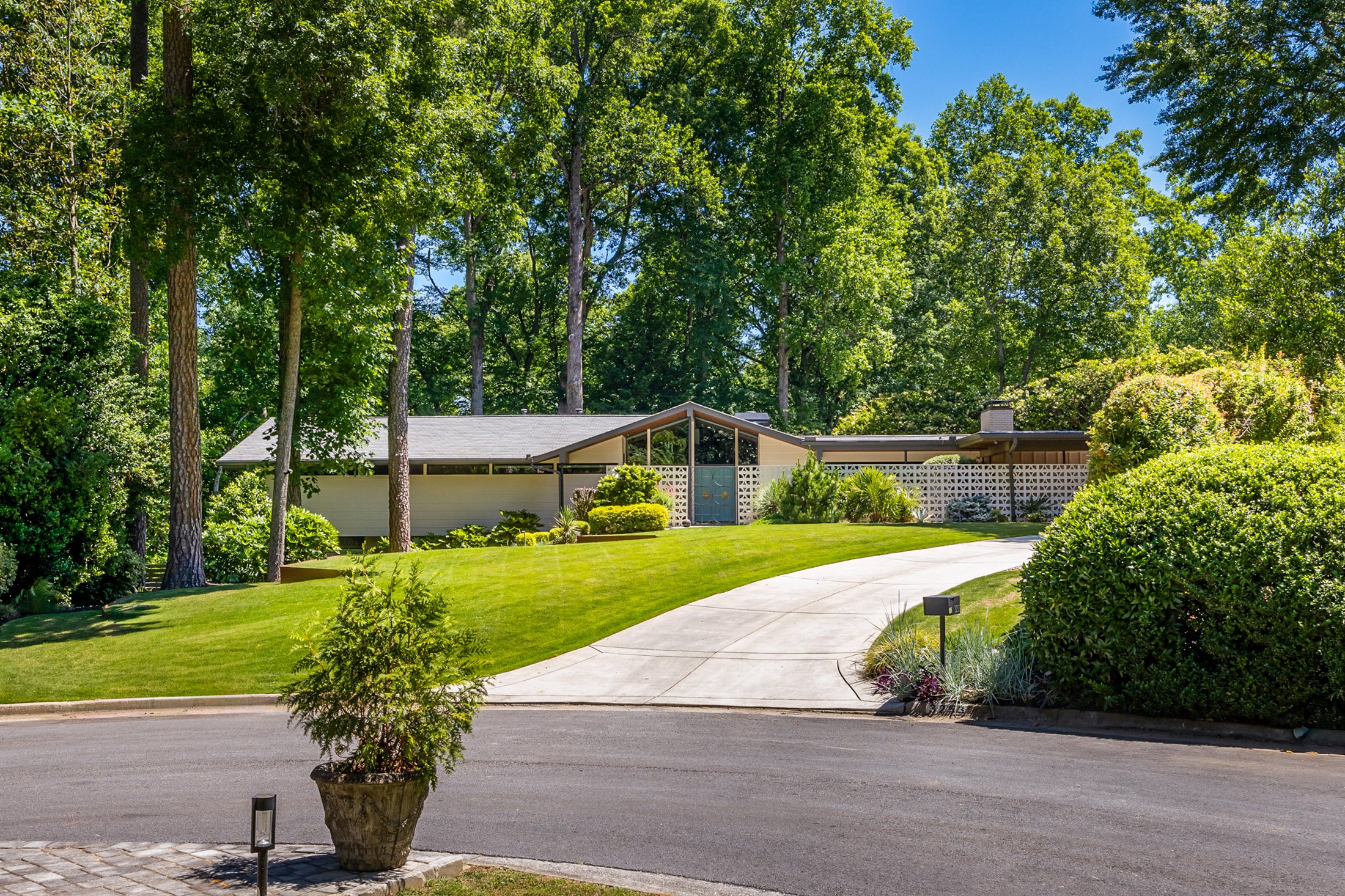 3253 Rilman Drive NW