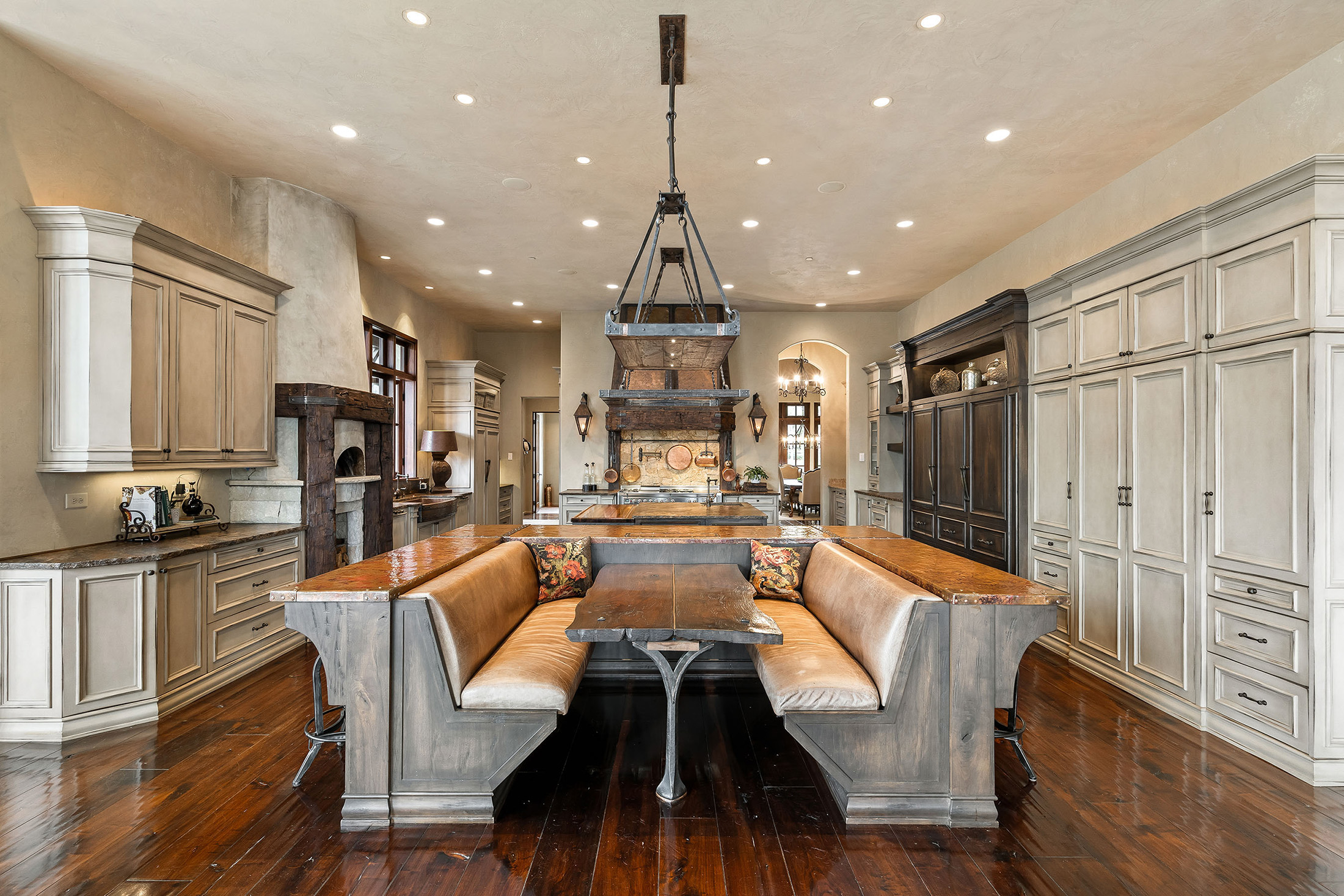 550 Blue Heron Way