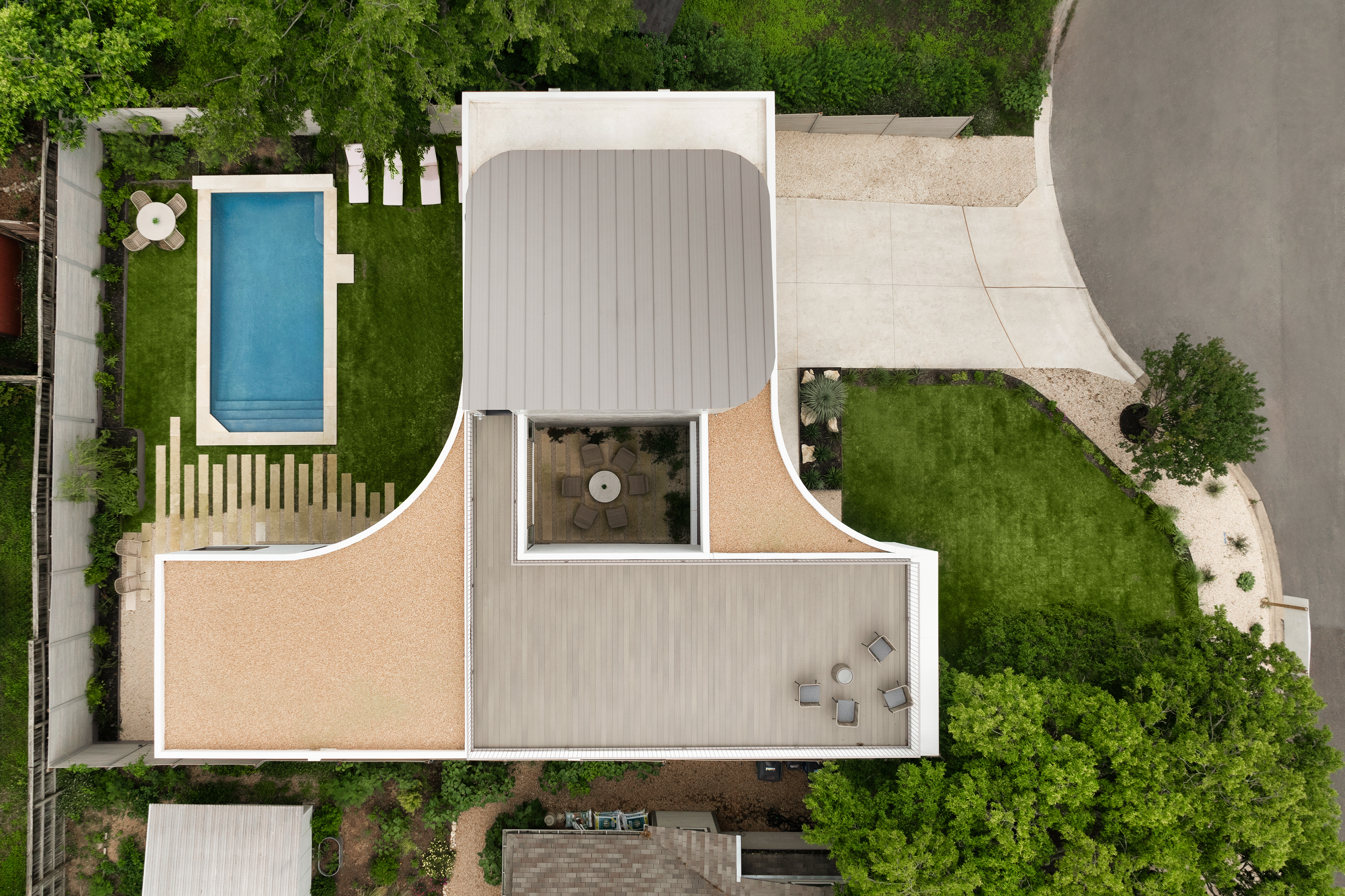 3004 Pin Oak Court 