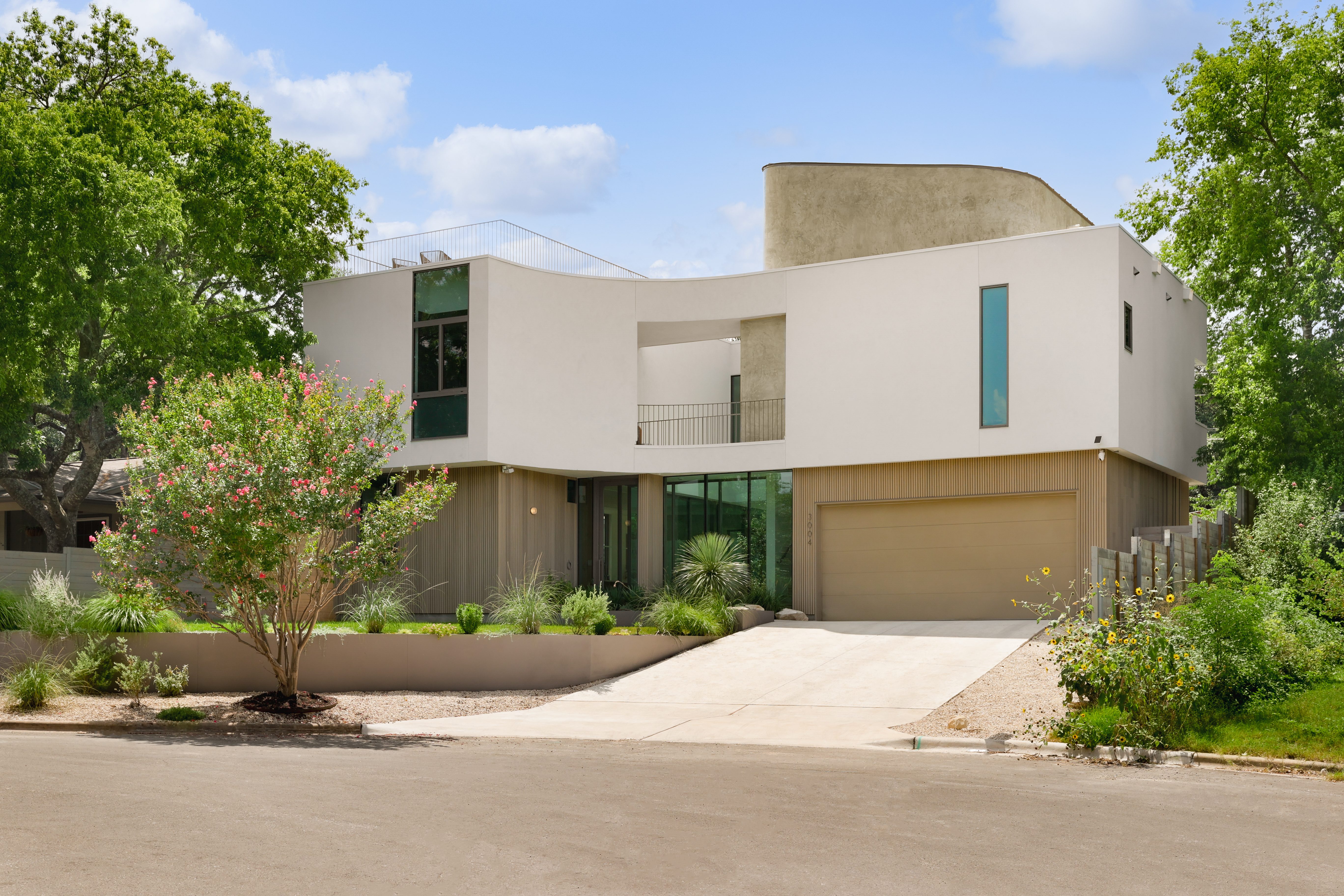 3004 Pin Oak Court 