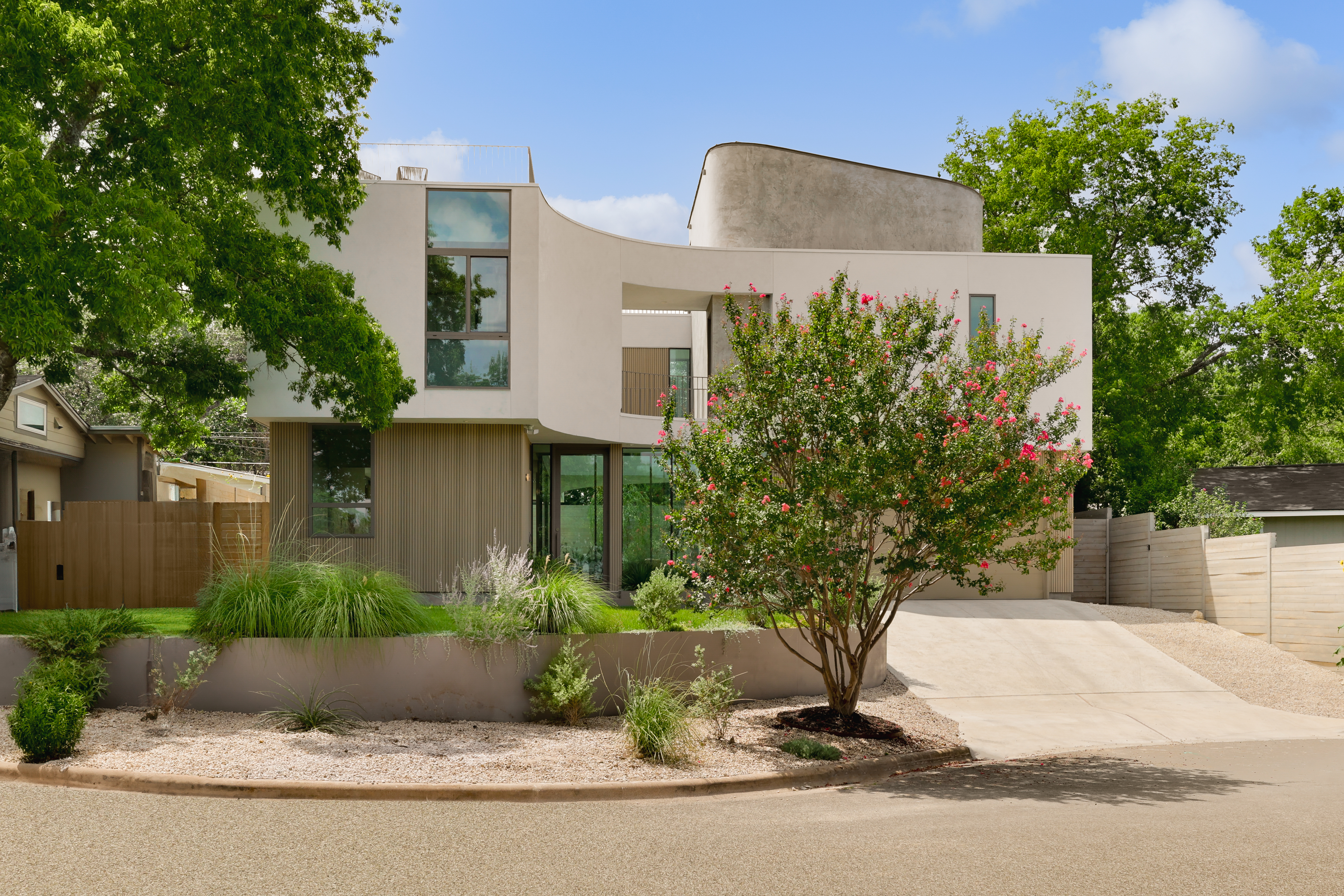 3004 Pin Oak Court 
