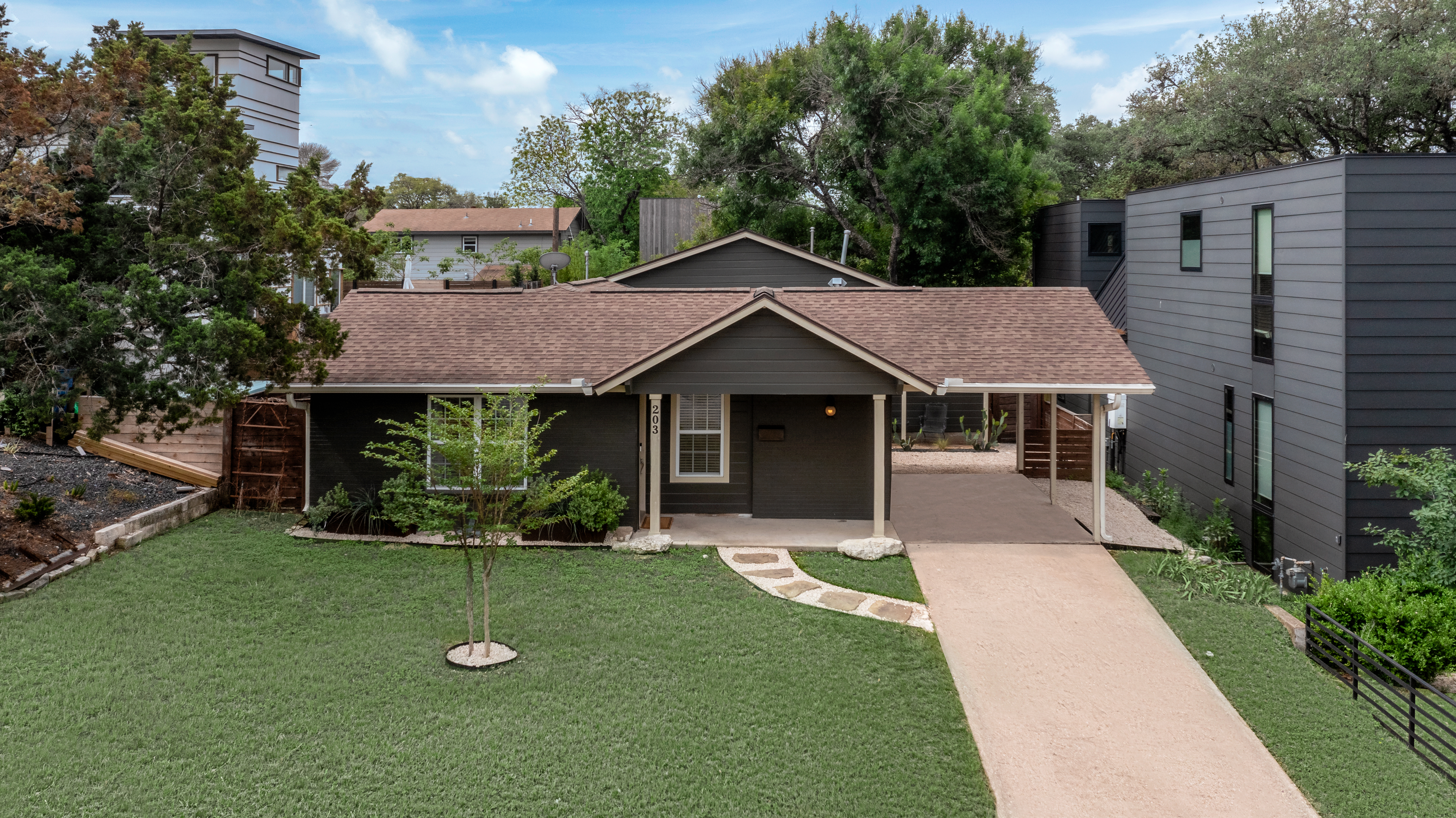 203 El Paso Street