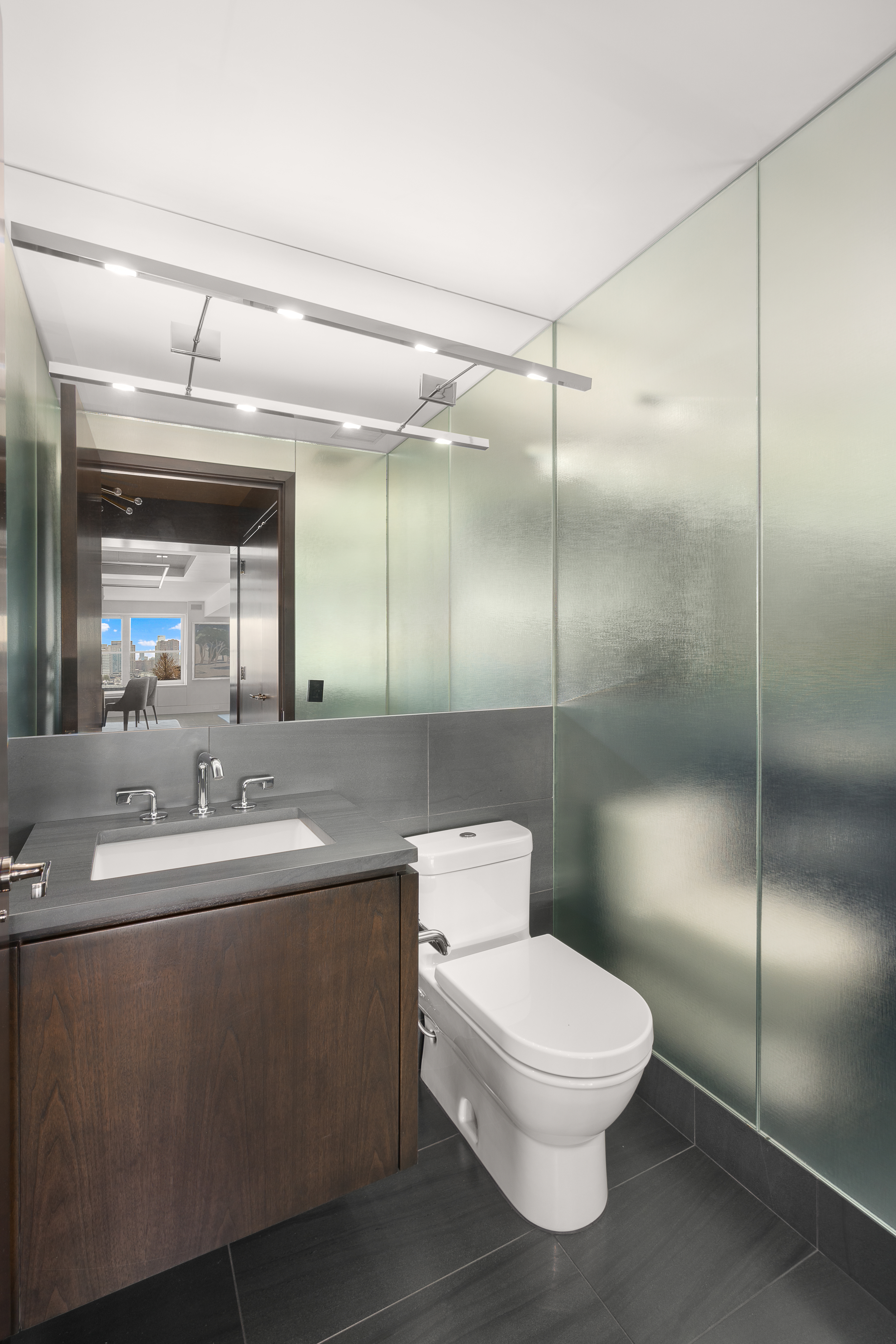 45 Sutton Place South 18MN
