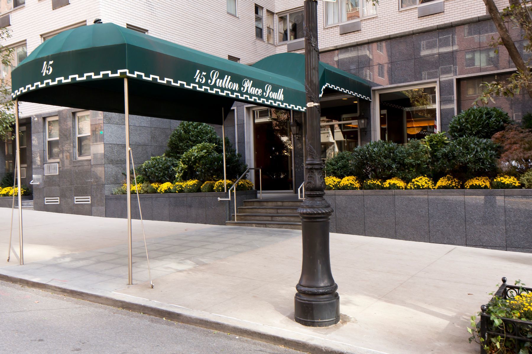 45 Sutton Place South 18MN