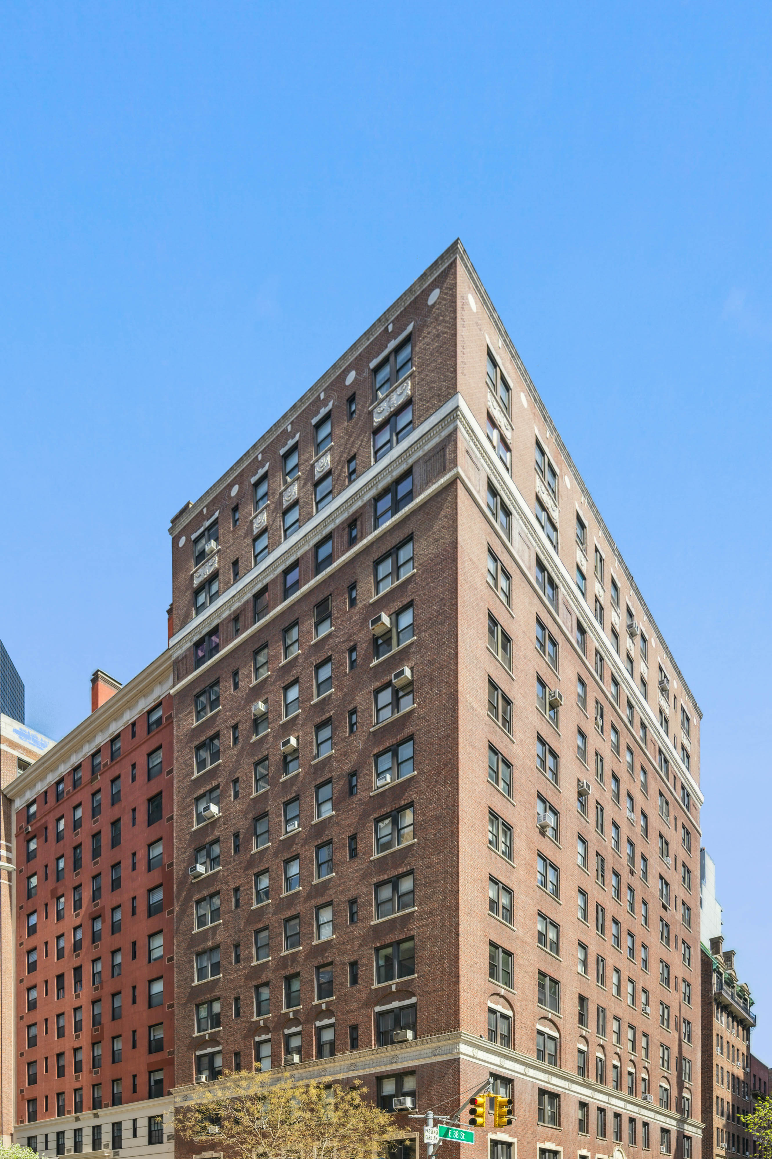67 Park Avenue 14E