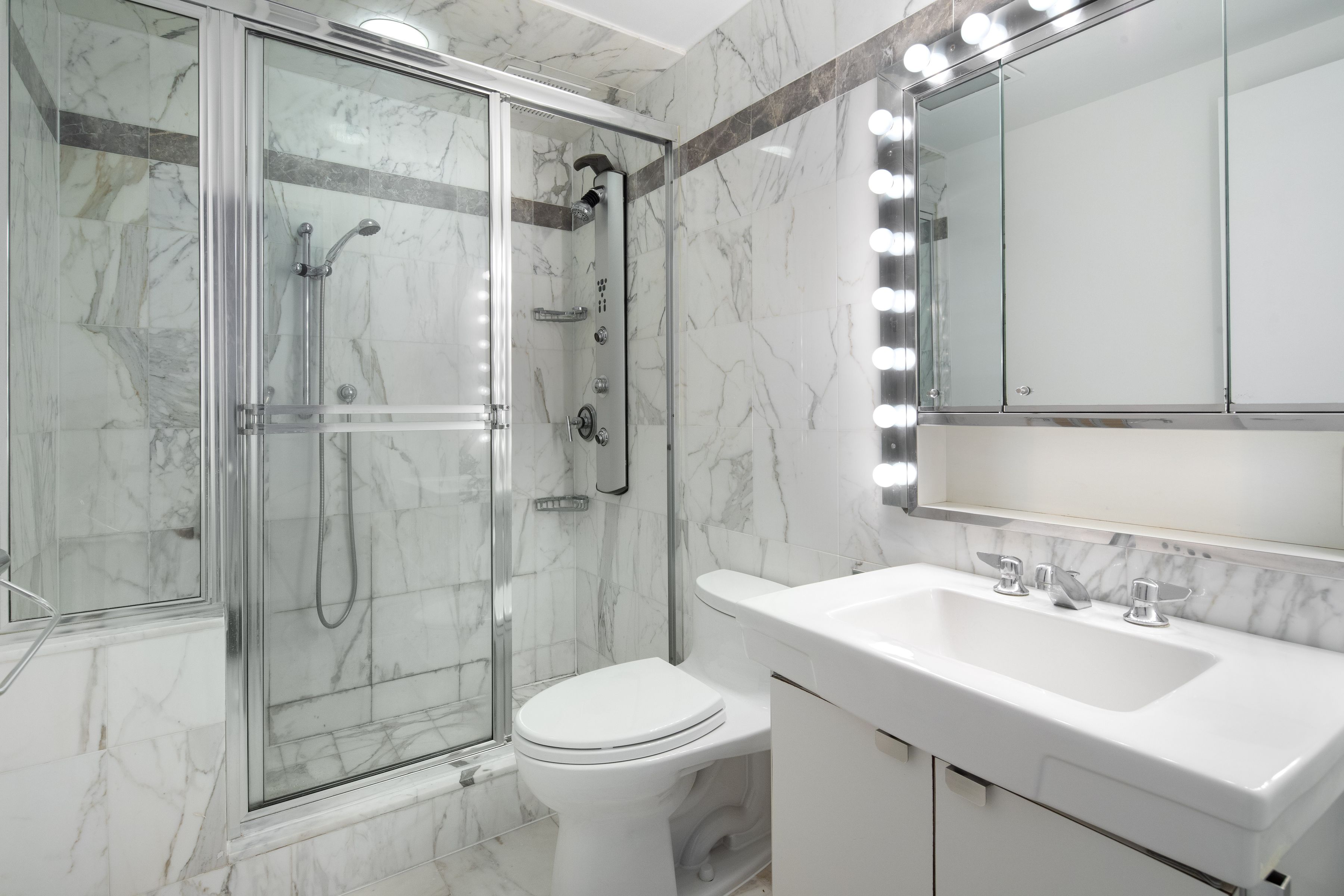 860 United Nations Plaza Penthouse 37E
