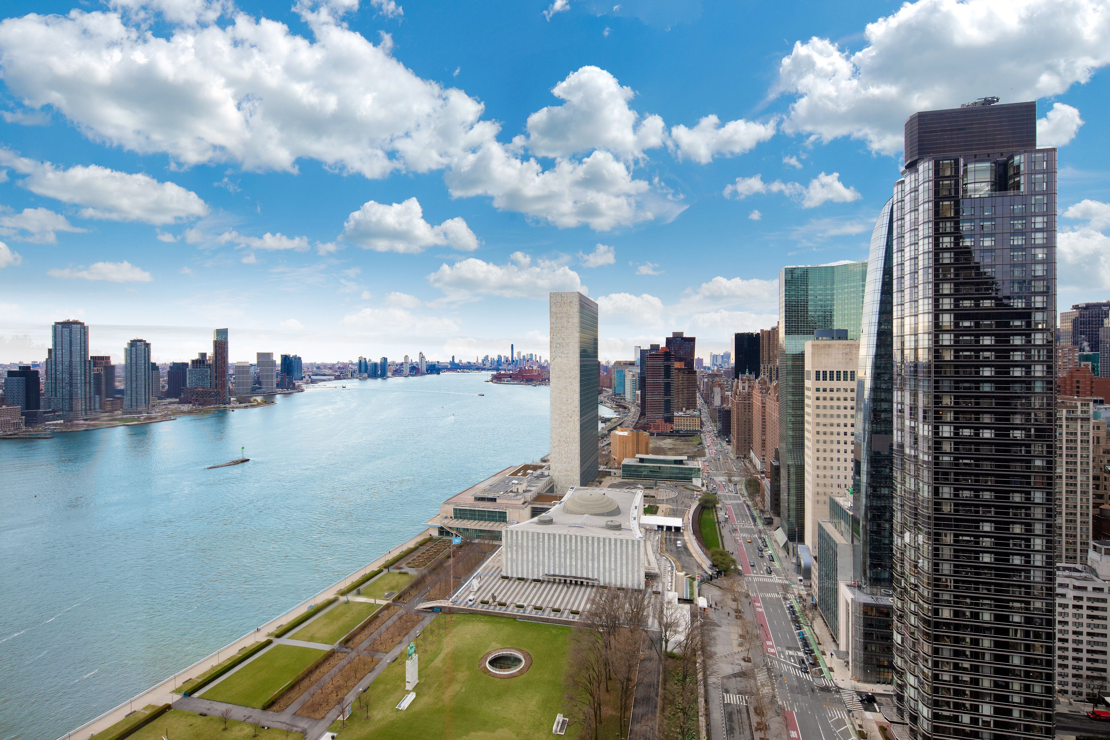 860 United Nations Plaza Penthouse 37E