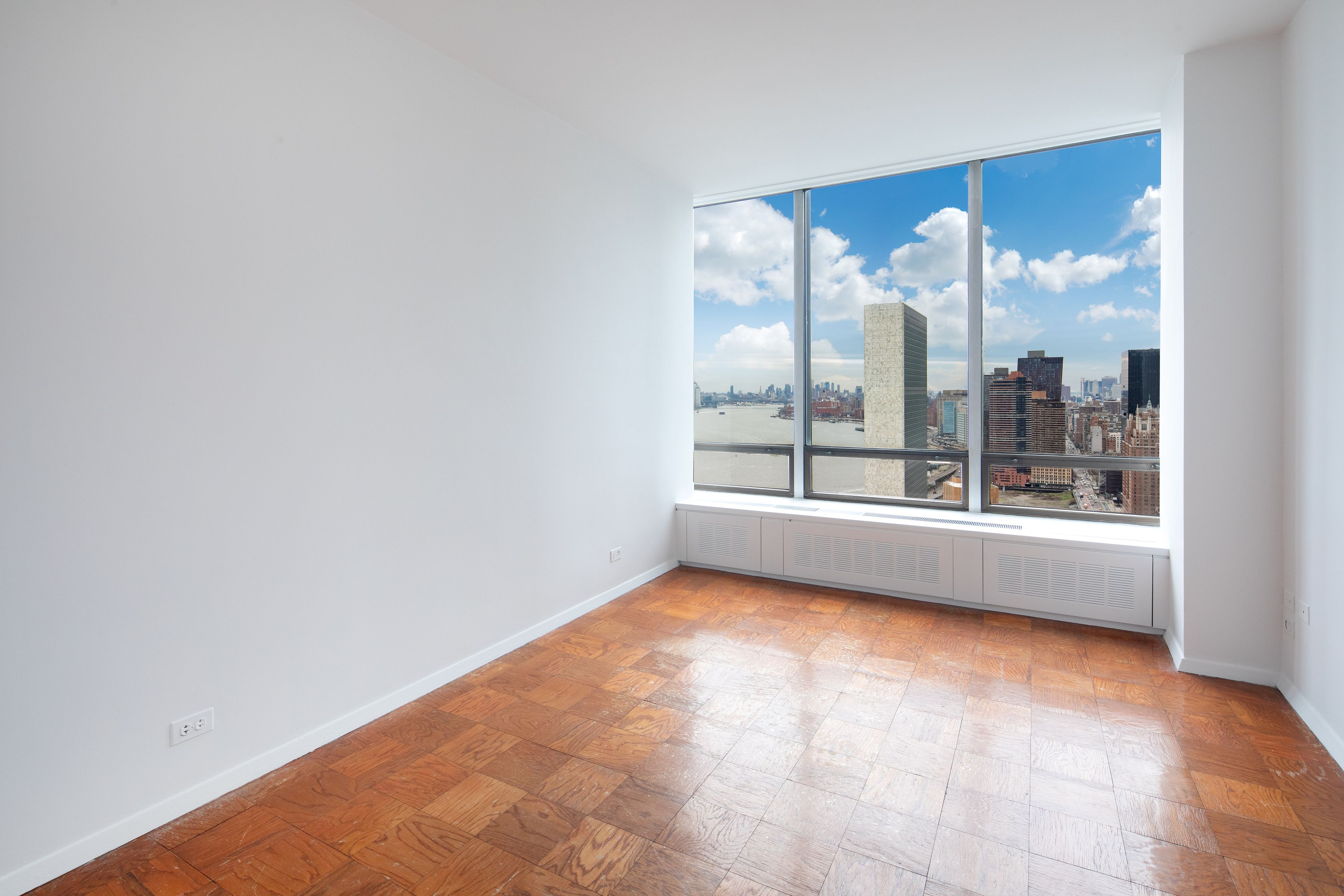 860 United Nations Plaza Penthouse 37E