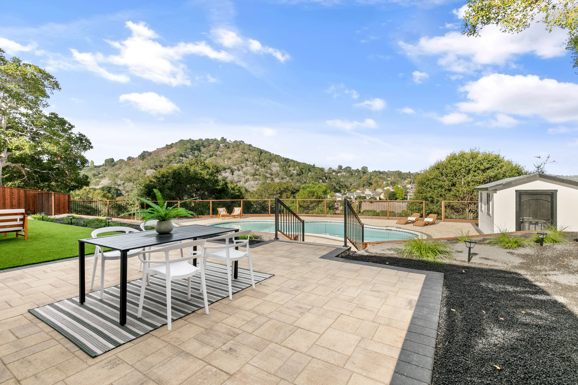 1960 Los Altos Drive 