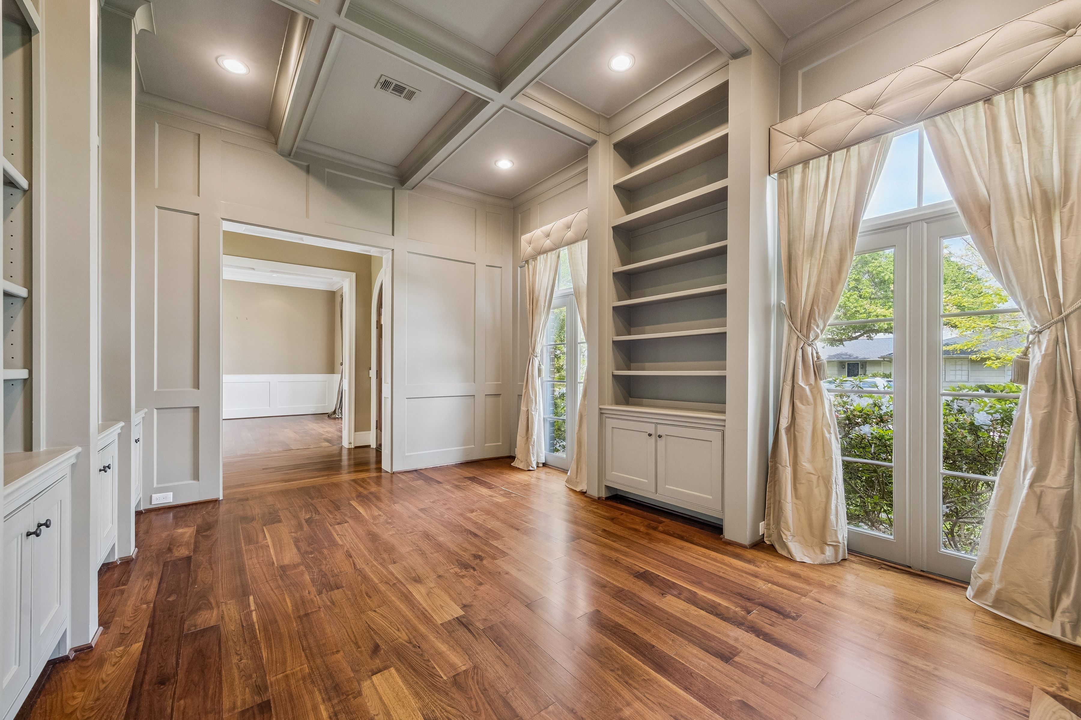 4005 Piping Rock Lane 