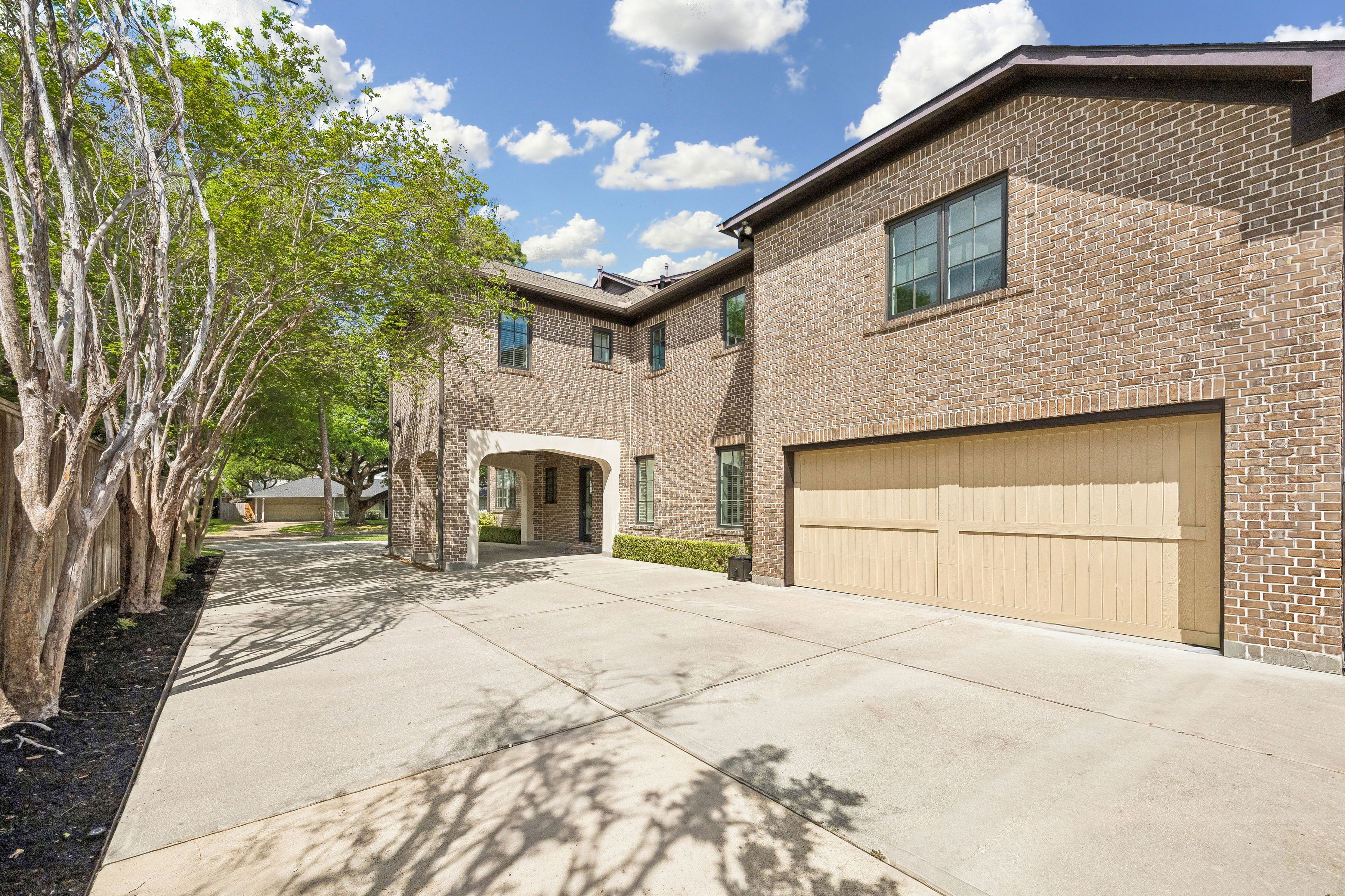 4005 Piping Rock Lane 