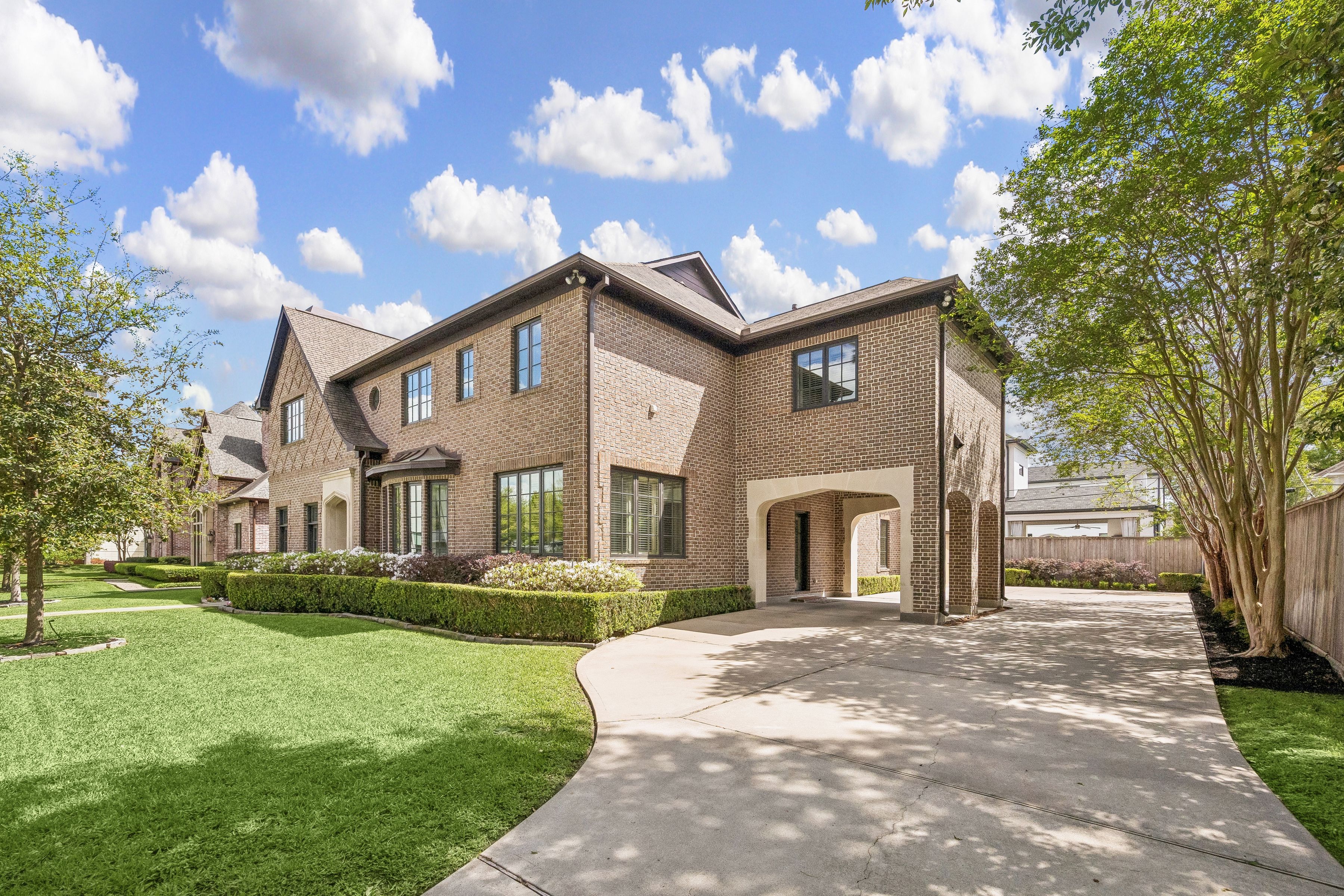 4005 Piping Rock Lane 