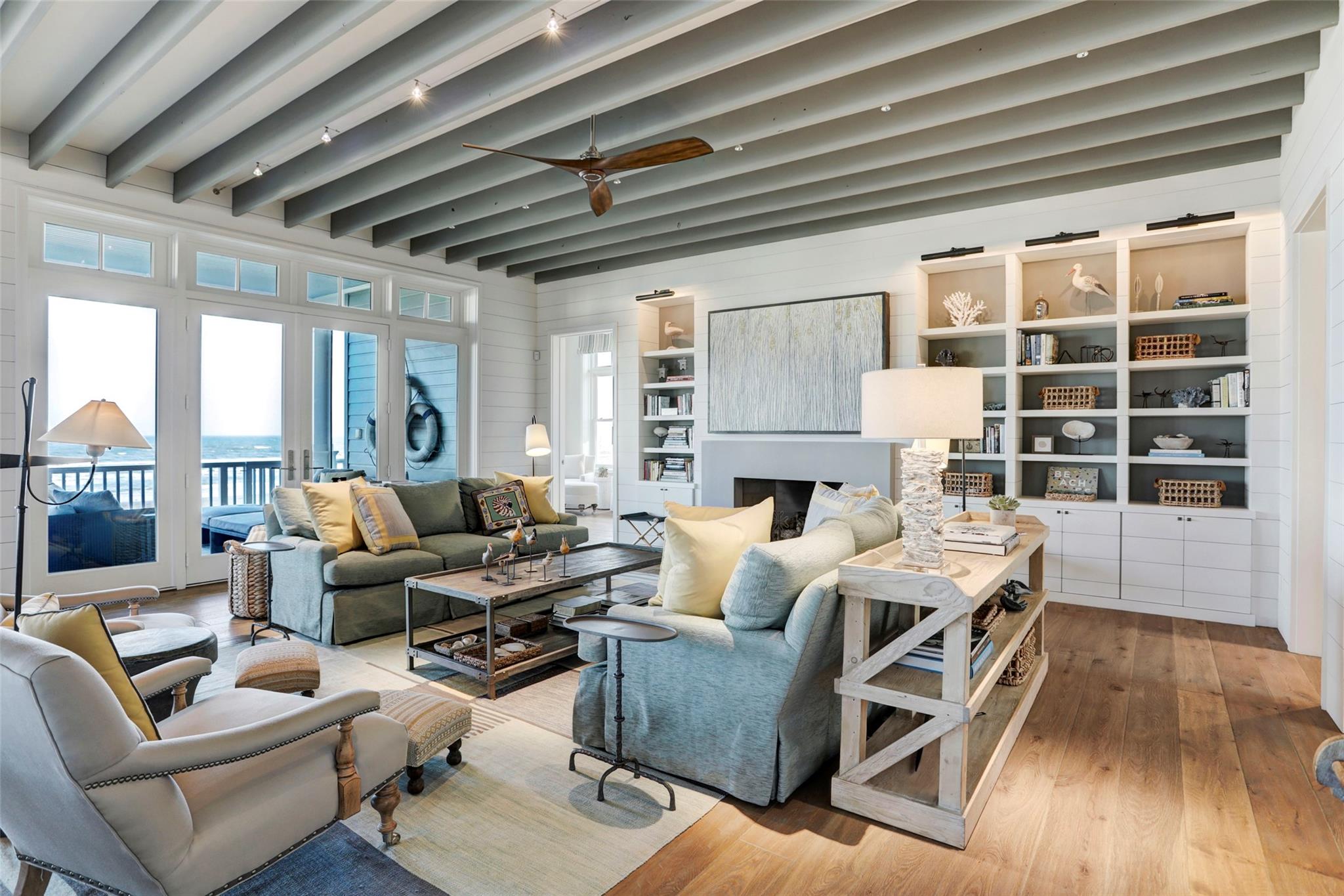 4239 Pelican Lane