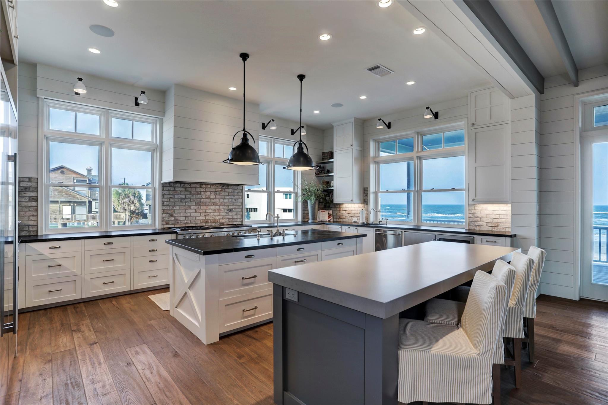 4239 Pelican Lane