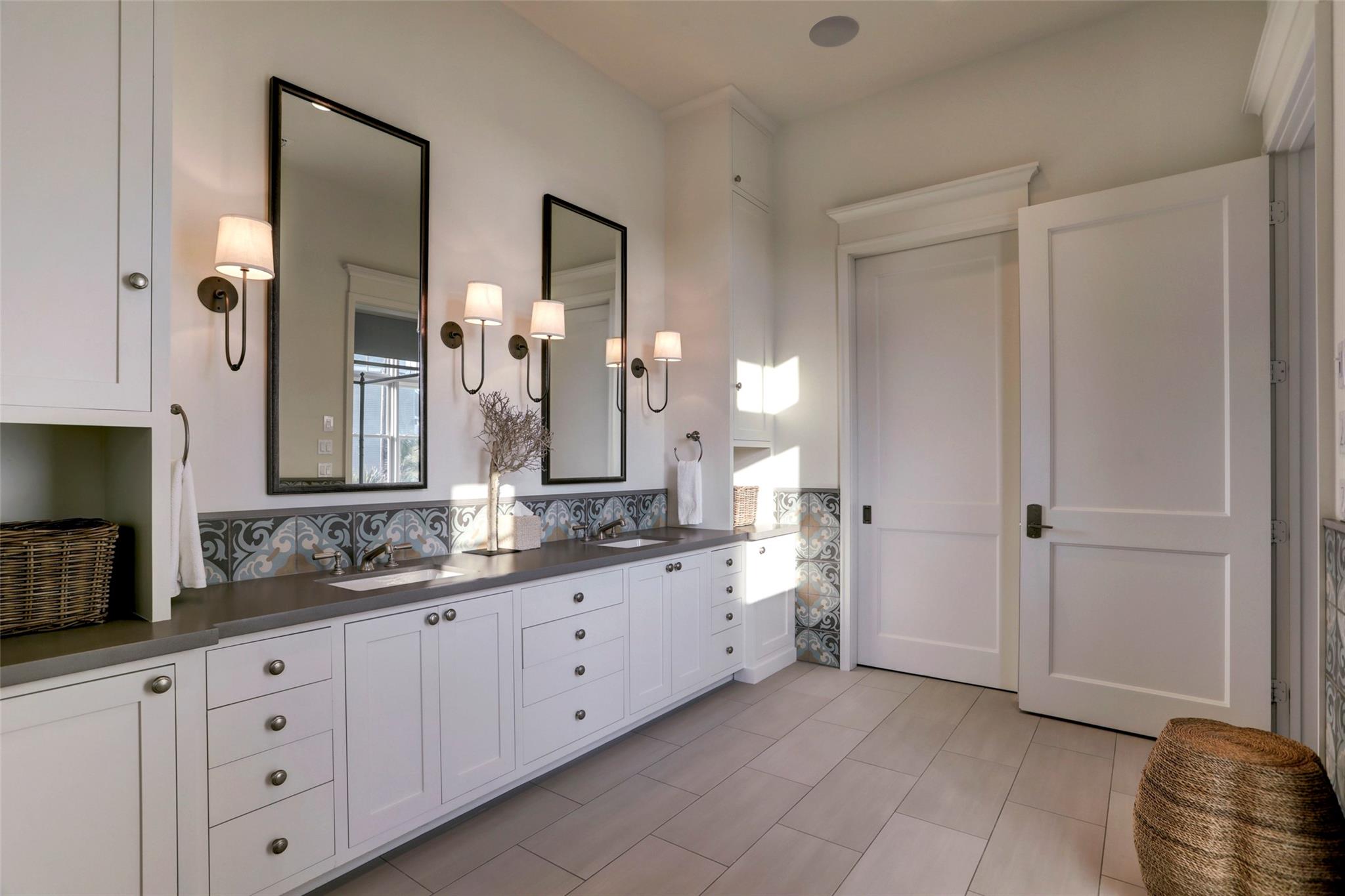 4239 Pelican Lane