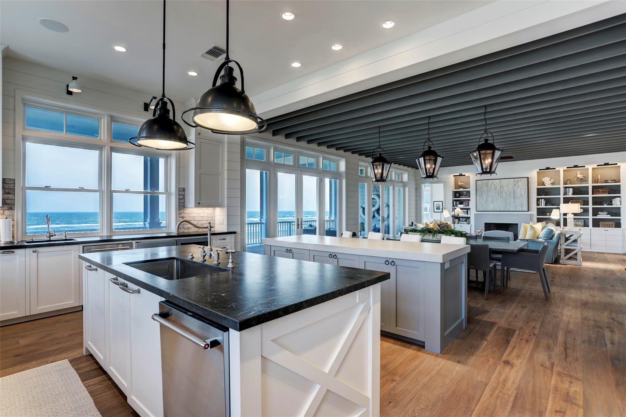 4239 Pelican Lane
