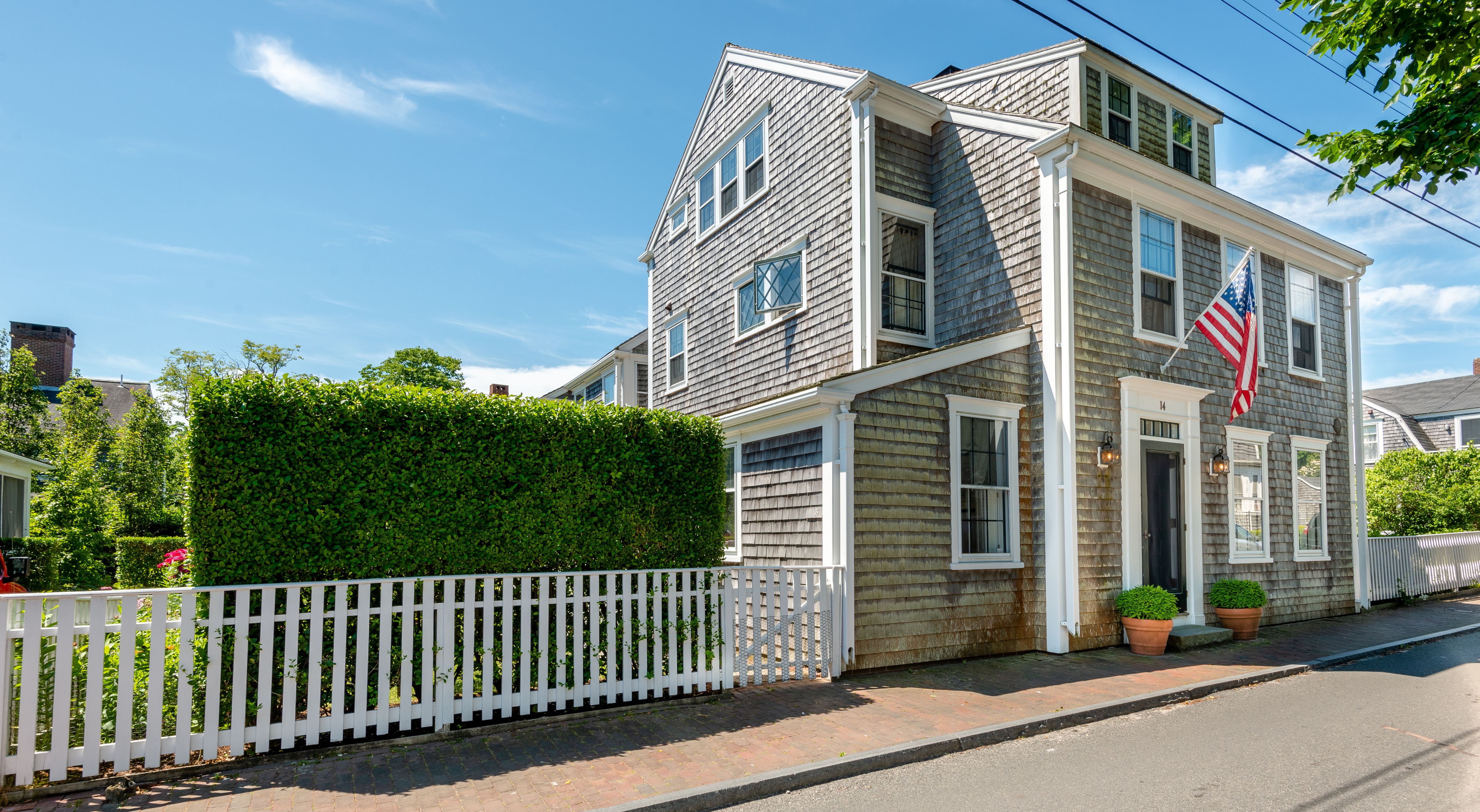 14 Hussey Street