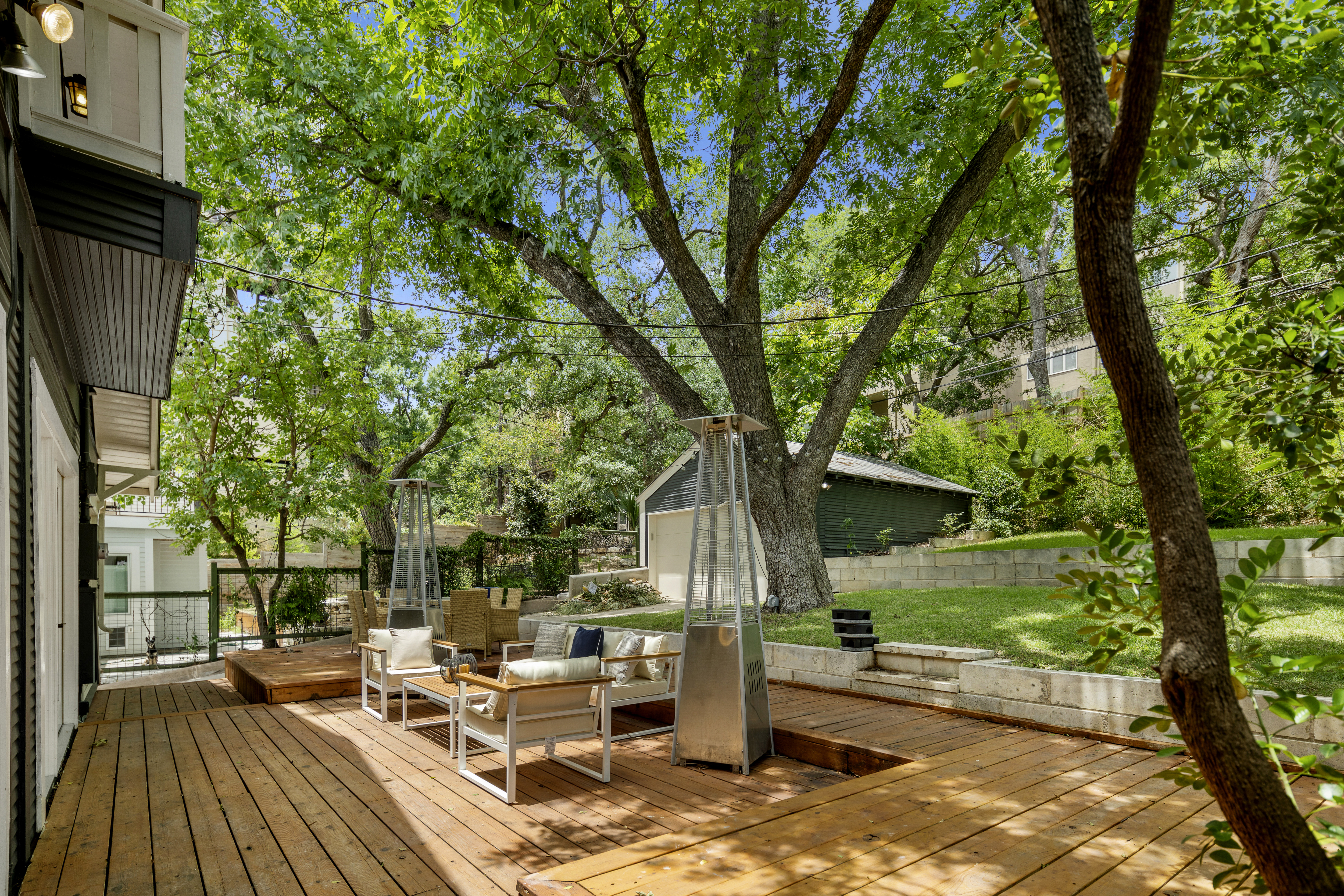 1206 Baylor Street