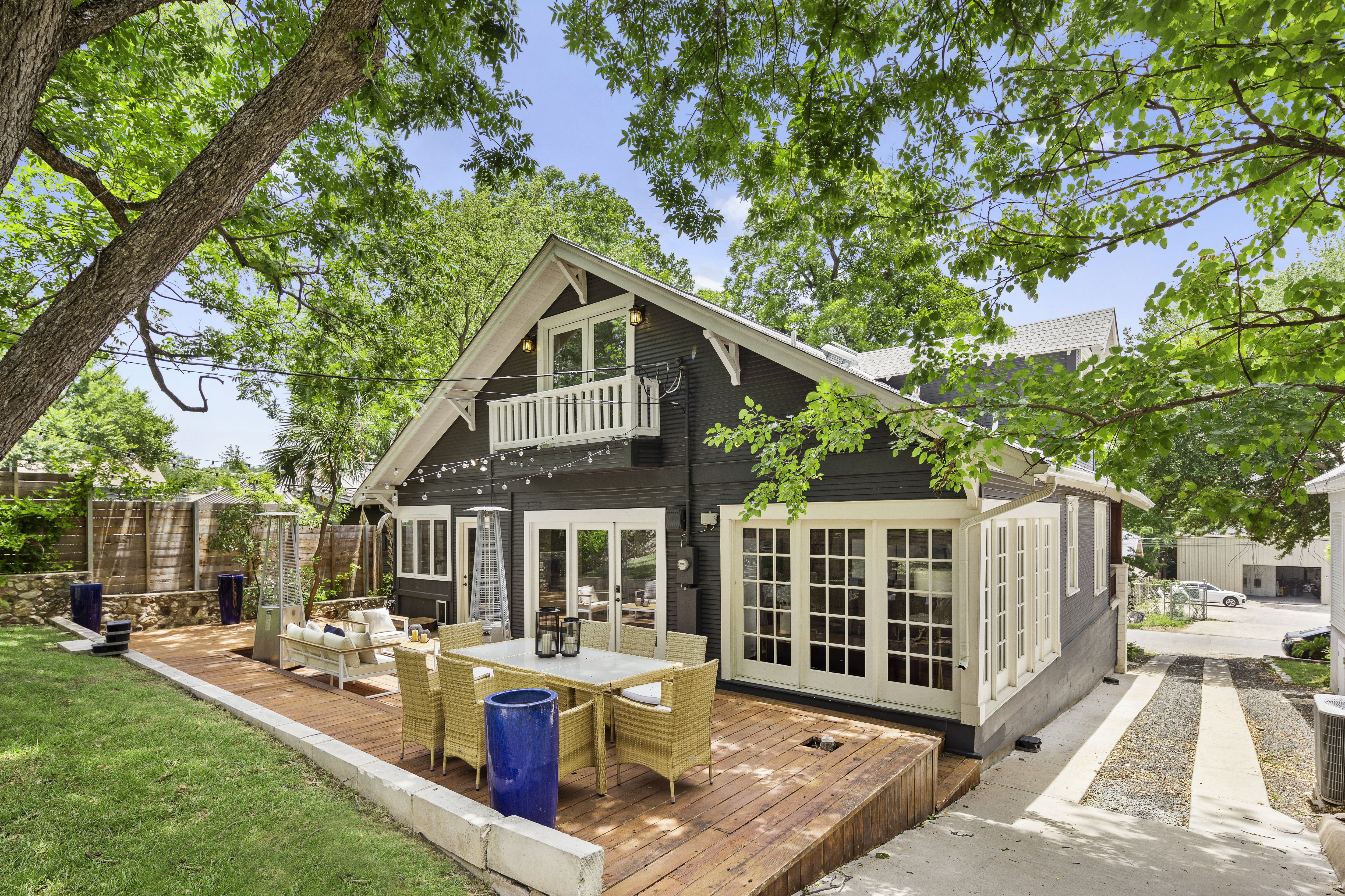 1206 Baylor Street