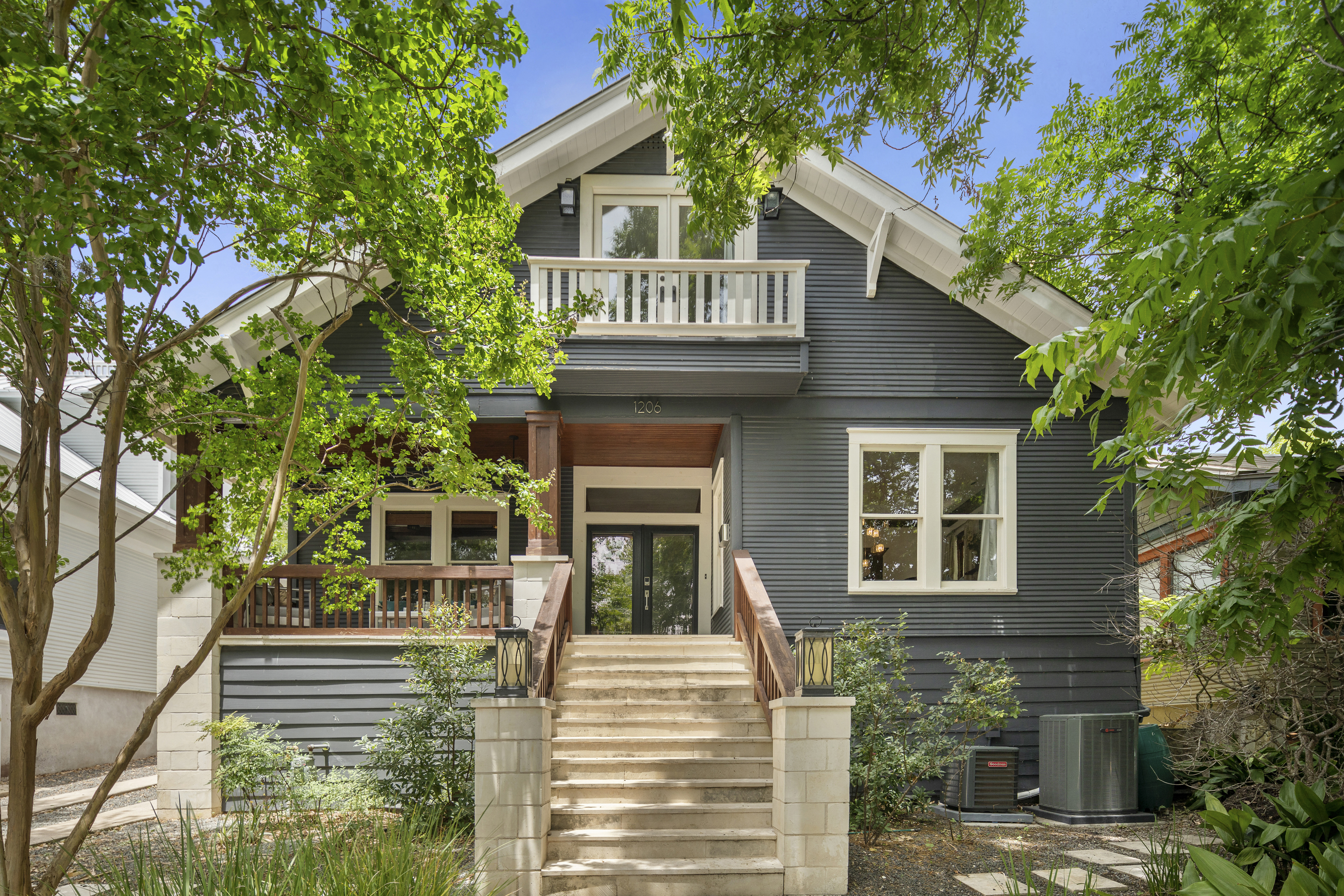 1206 Baylor Street