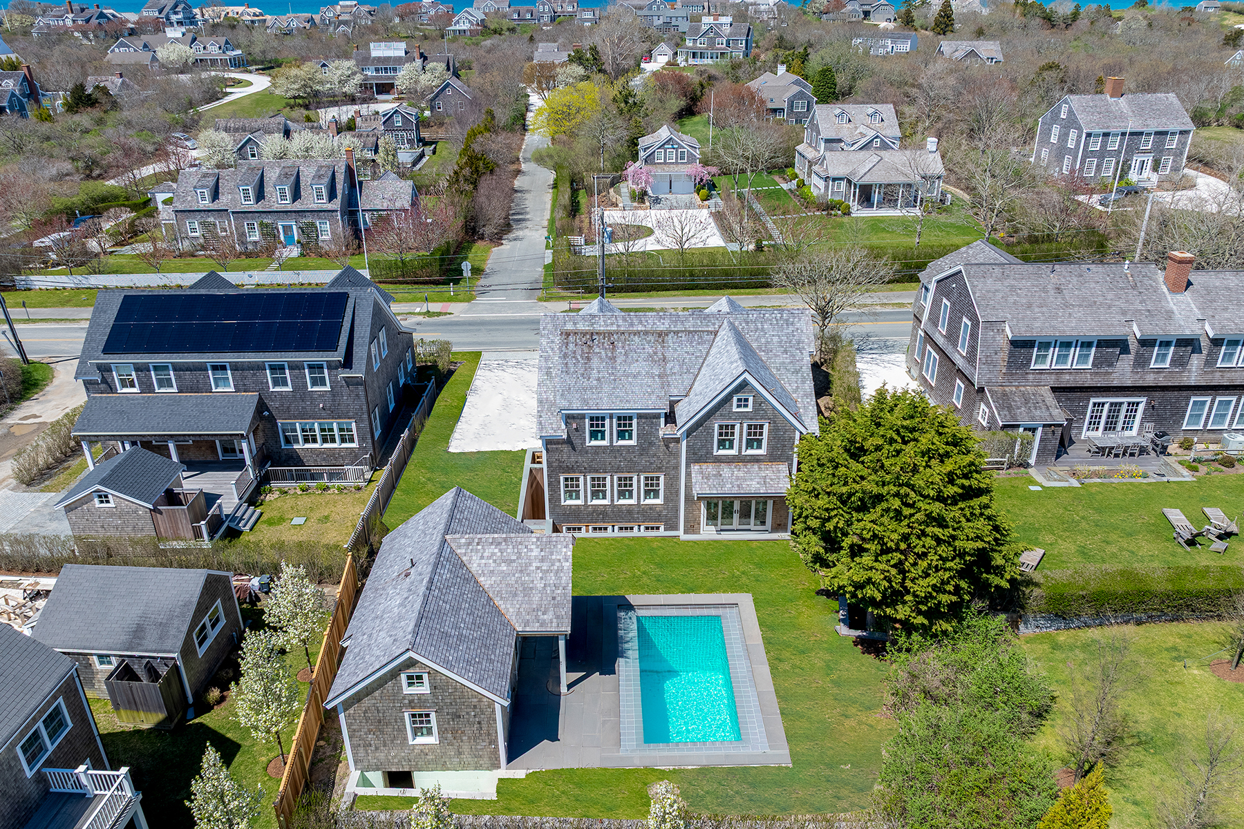 84 Cliff Road 