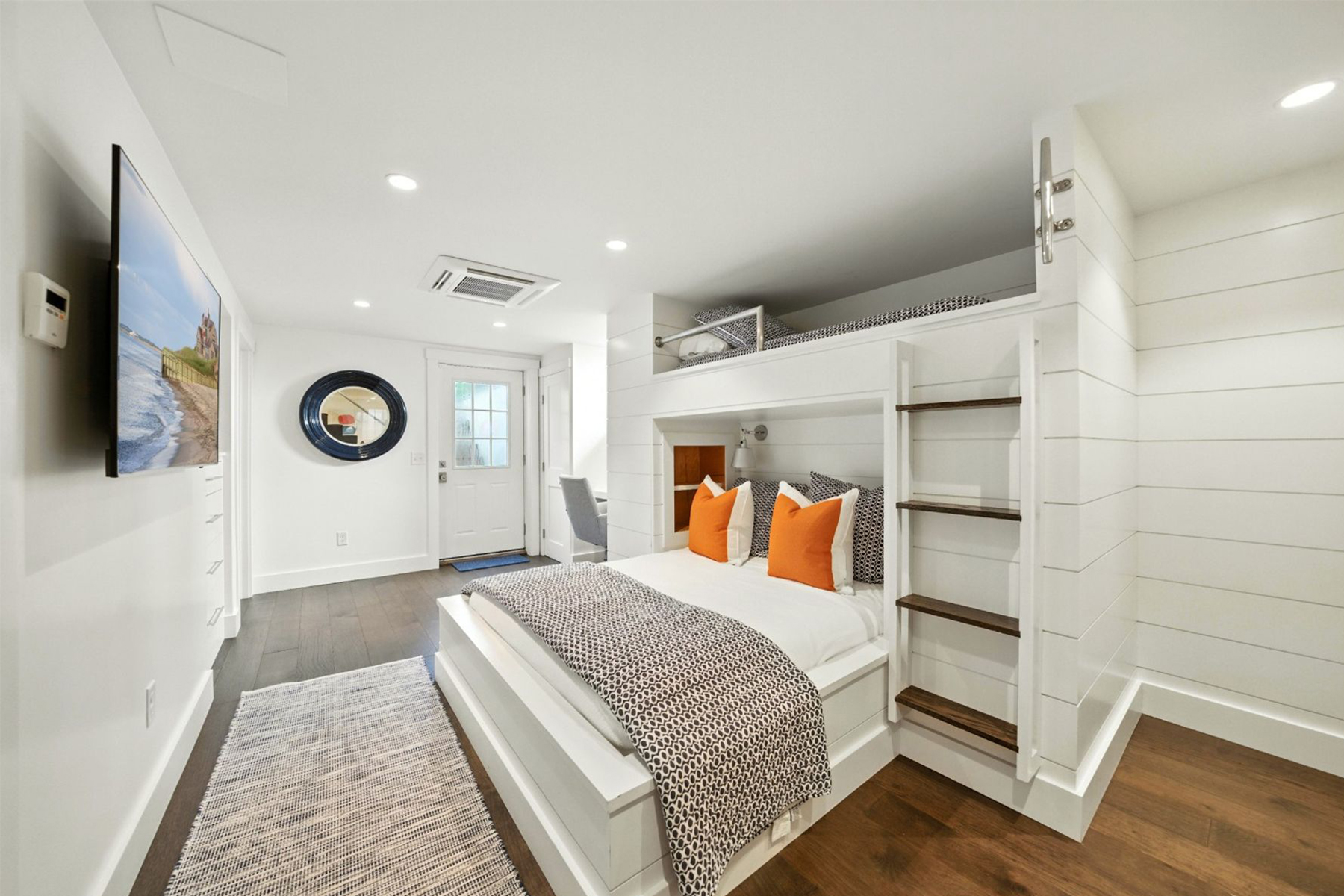 24 Flintlock Road 