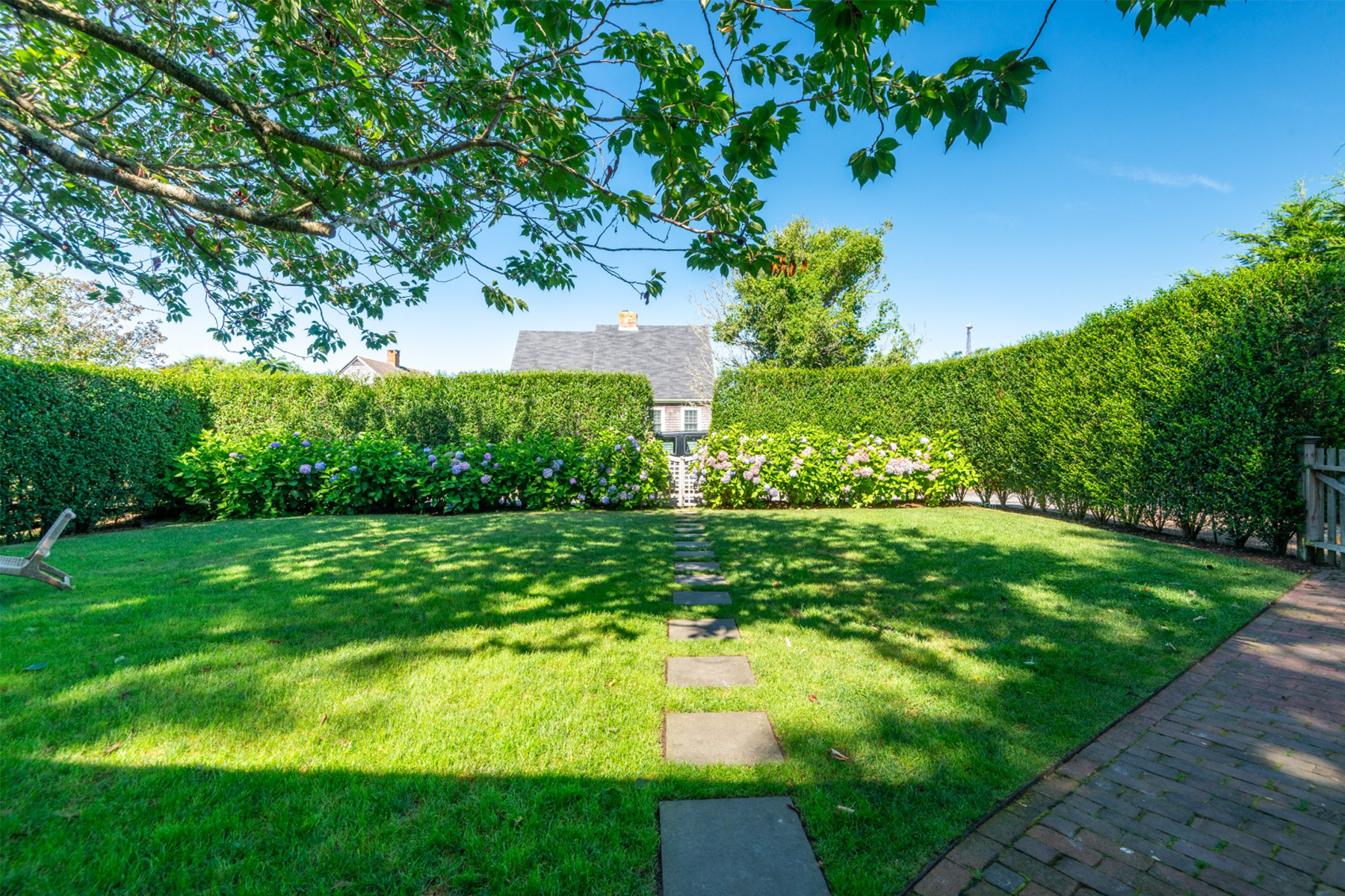 8 Polliwog Pond Road 