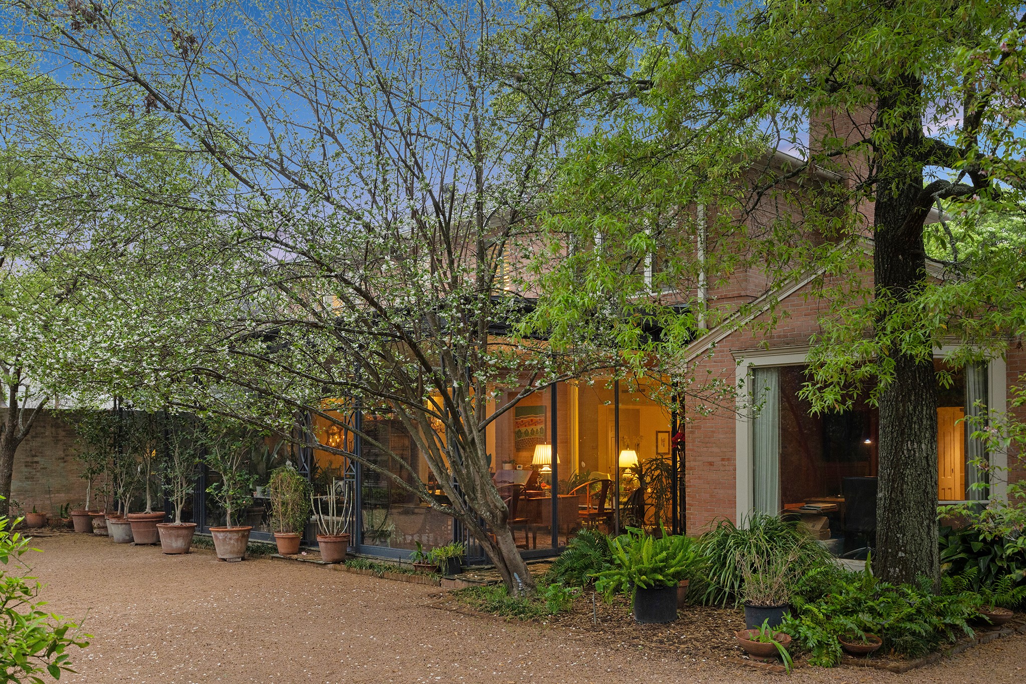 2005 Claremont Lane