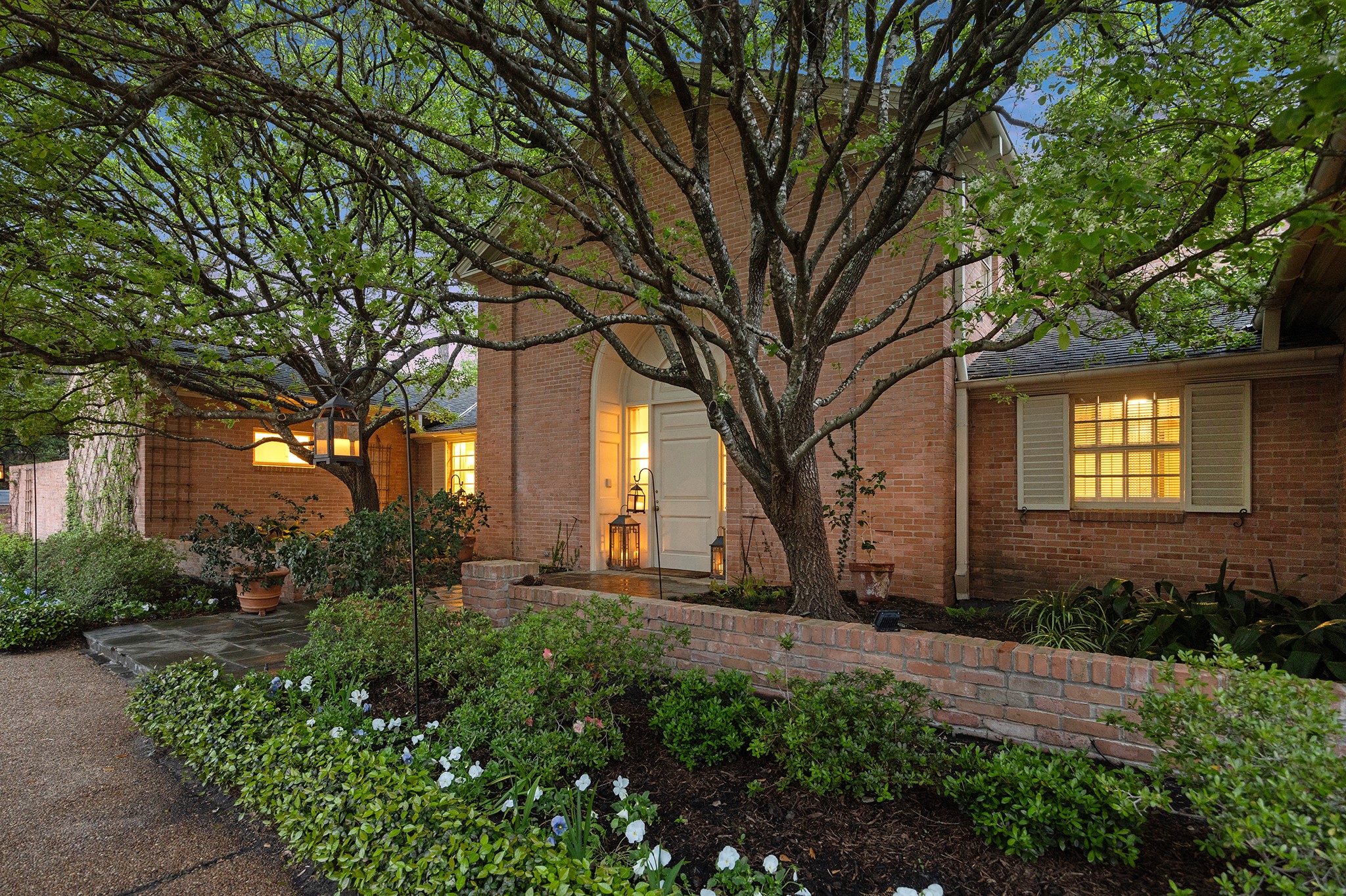 2005 Claremont Lane