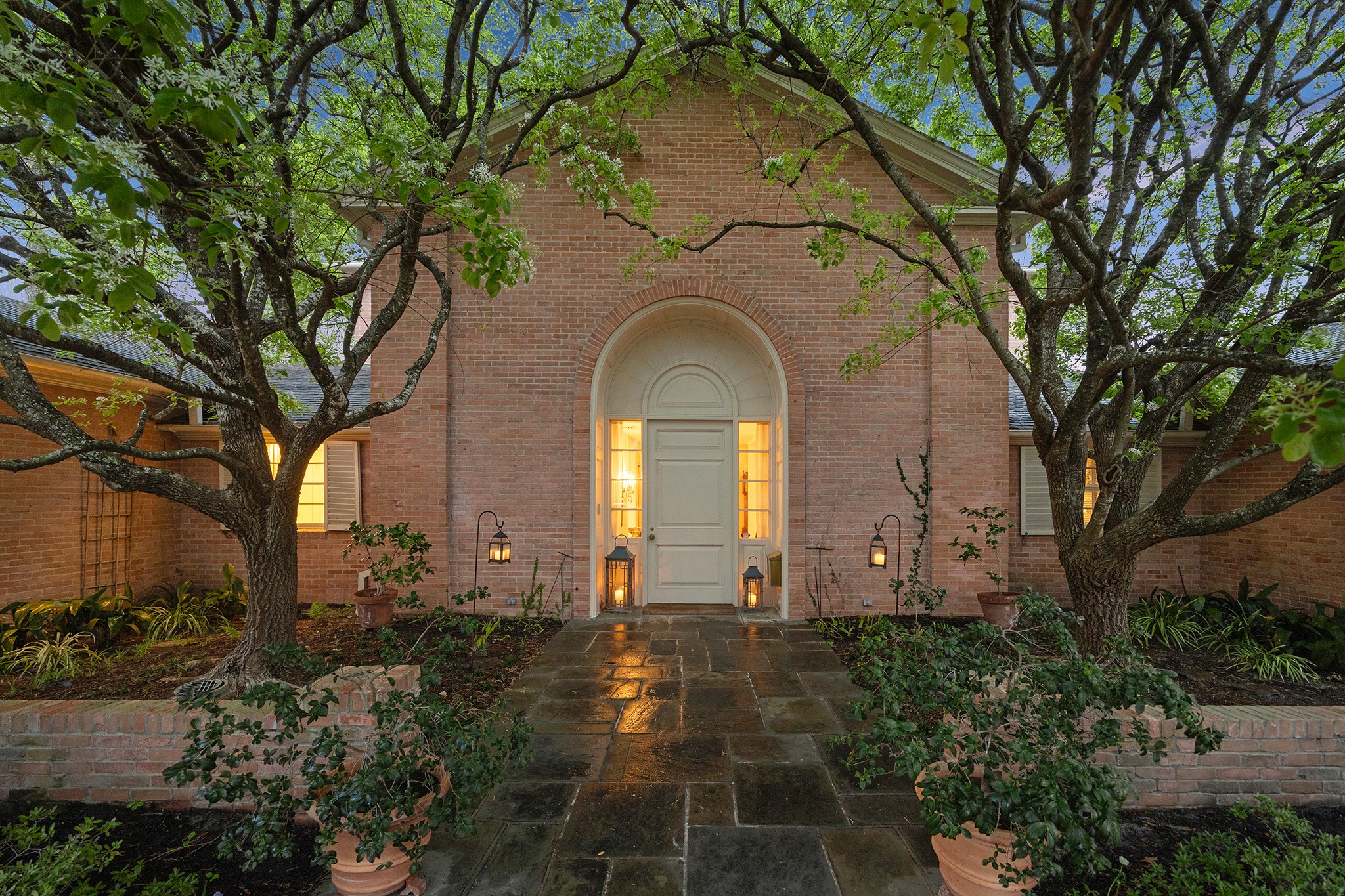 2005 Claremont Lane