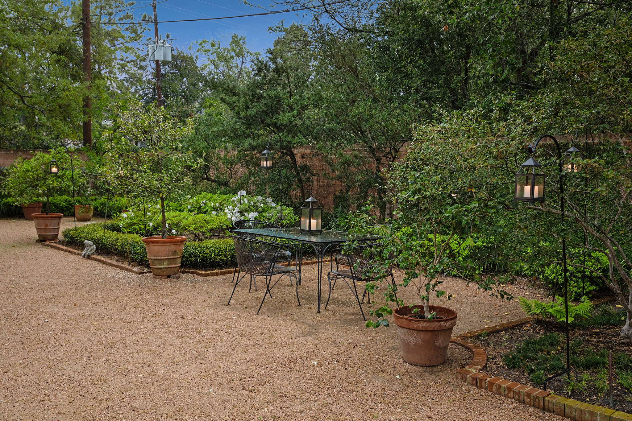 2005 Claremont Lane