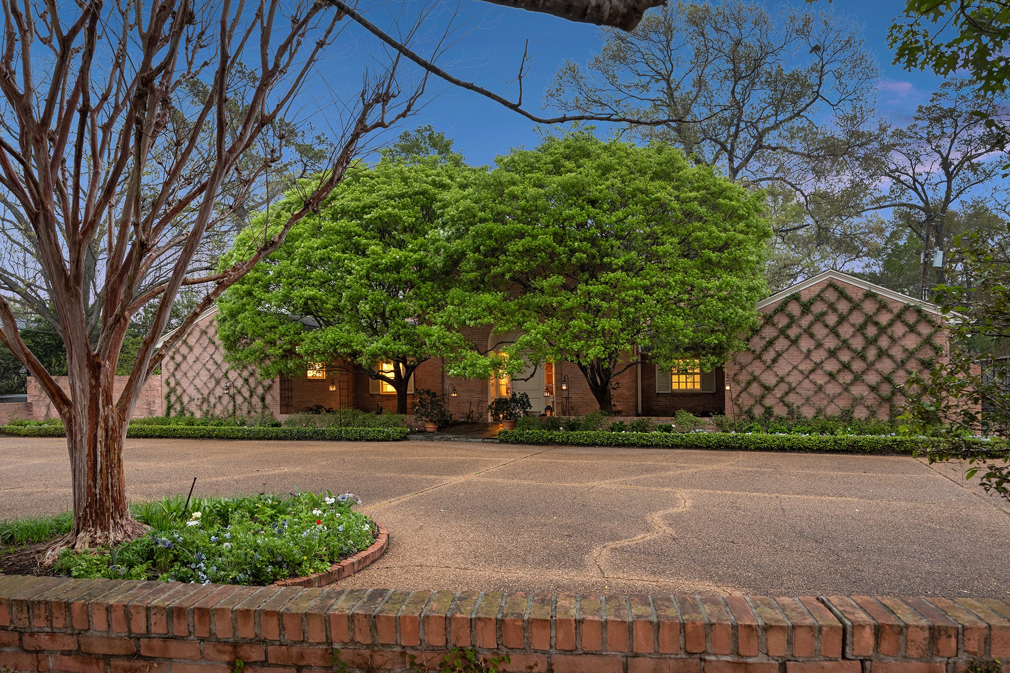 2005 Claremont Lane