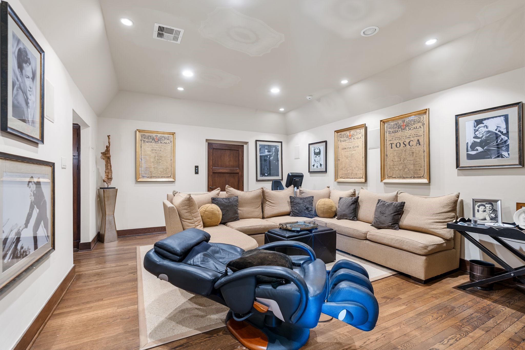3325 Inwood Drive