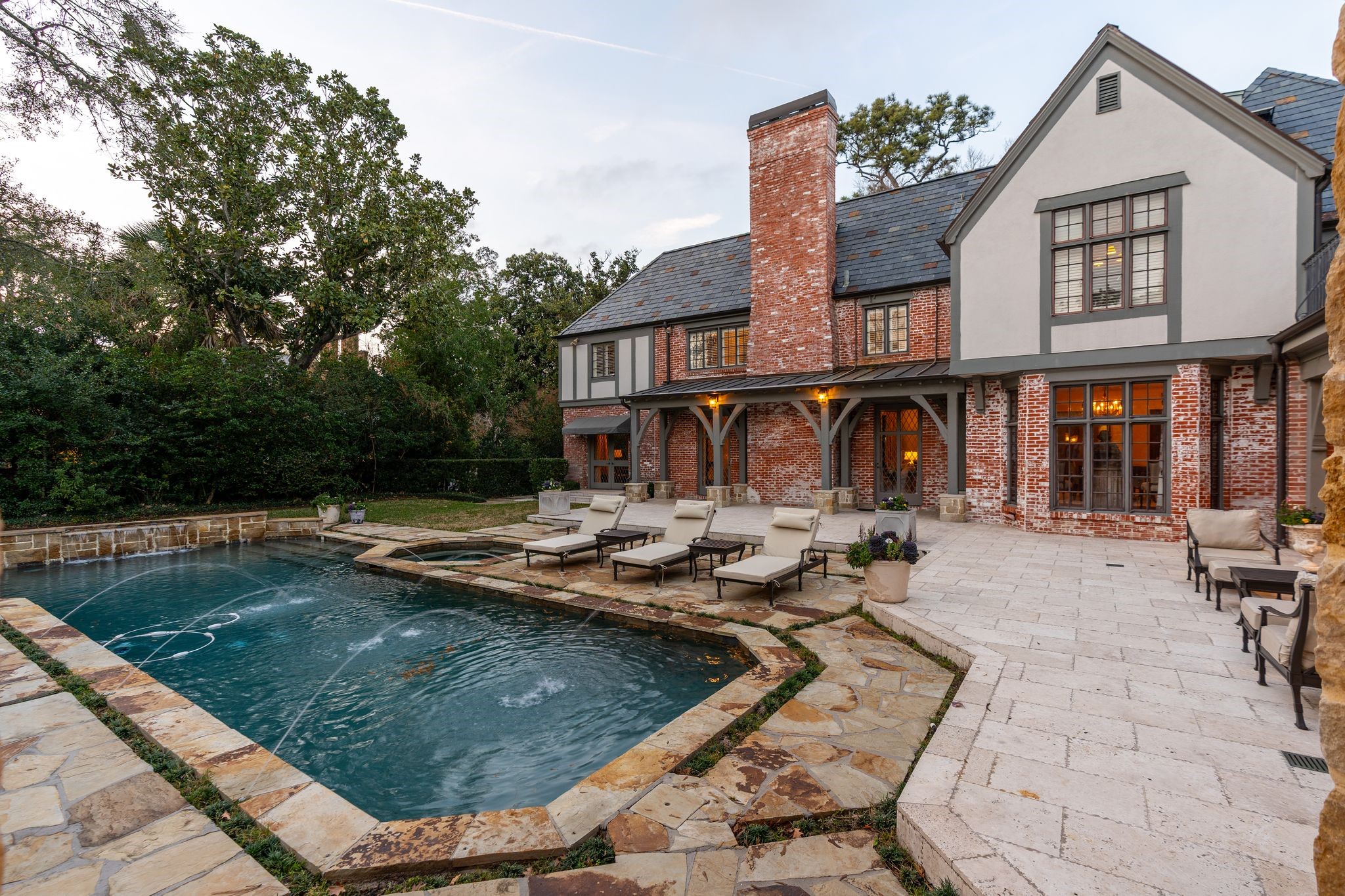 3325 Inwood Drive
