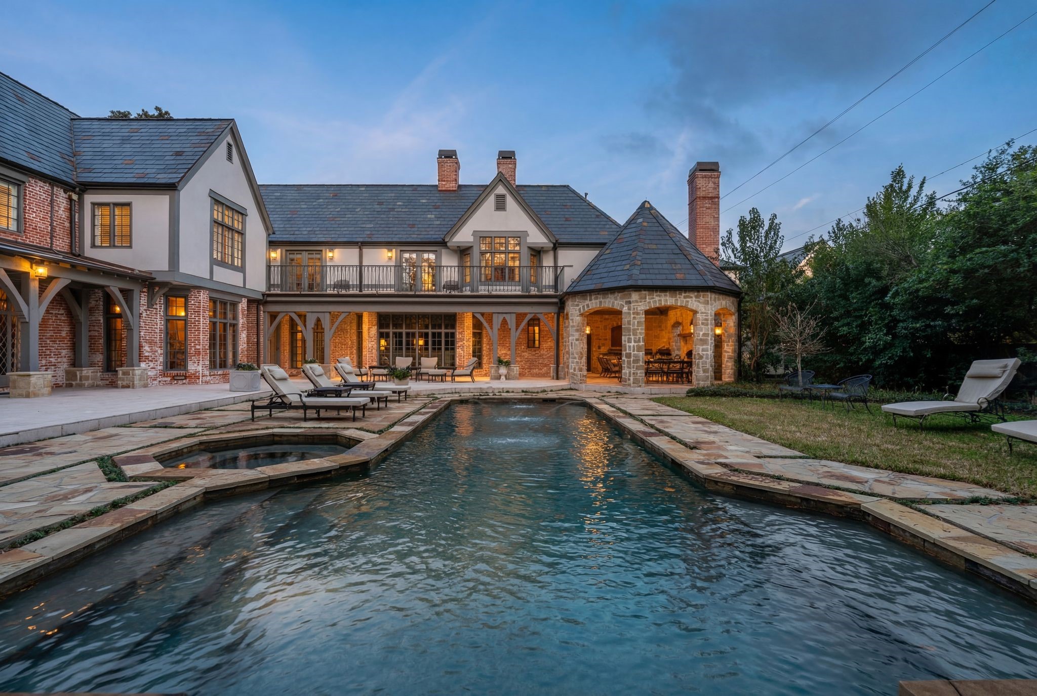 3325 Inwood Drive