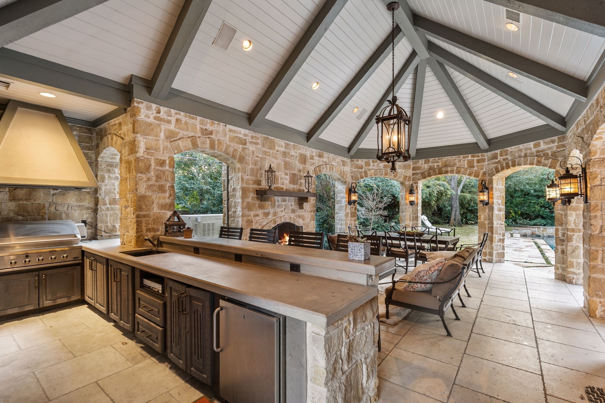3325 Inwood Drive