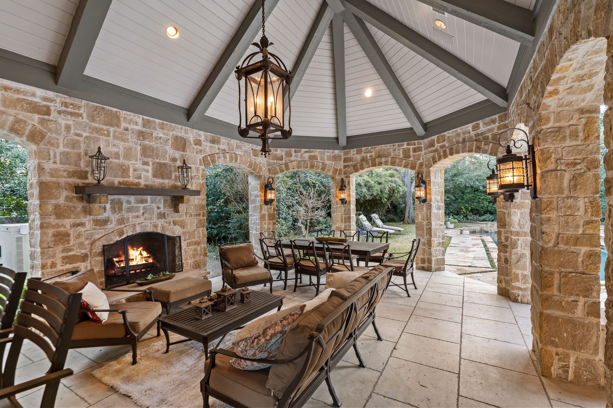 3325 Inwood Drive