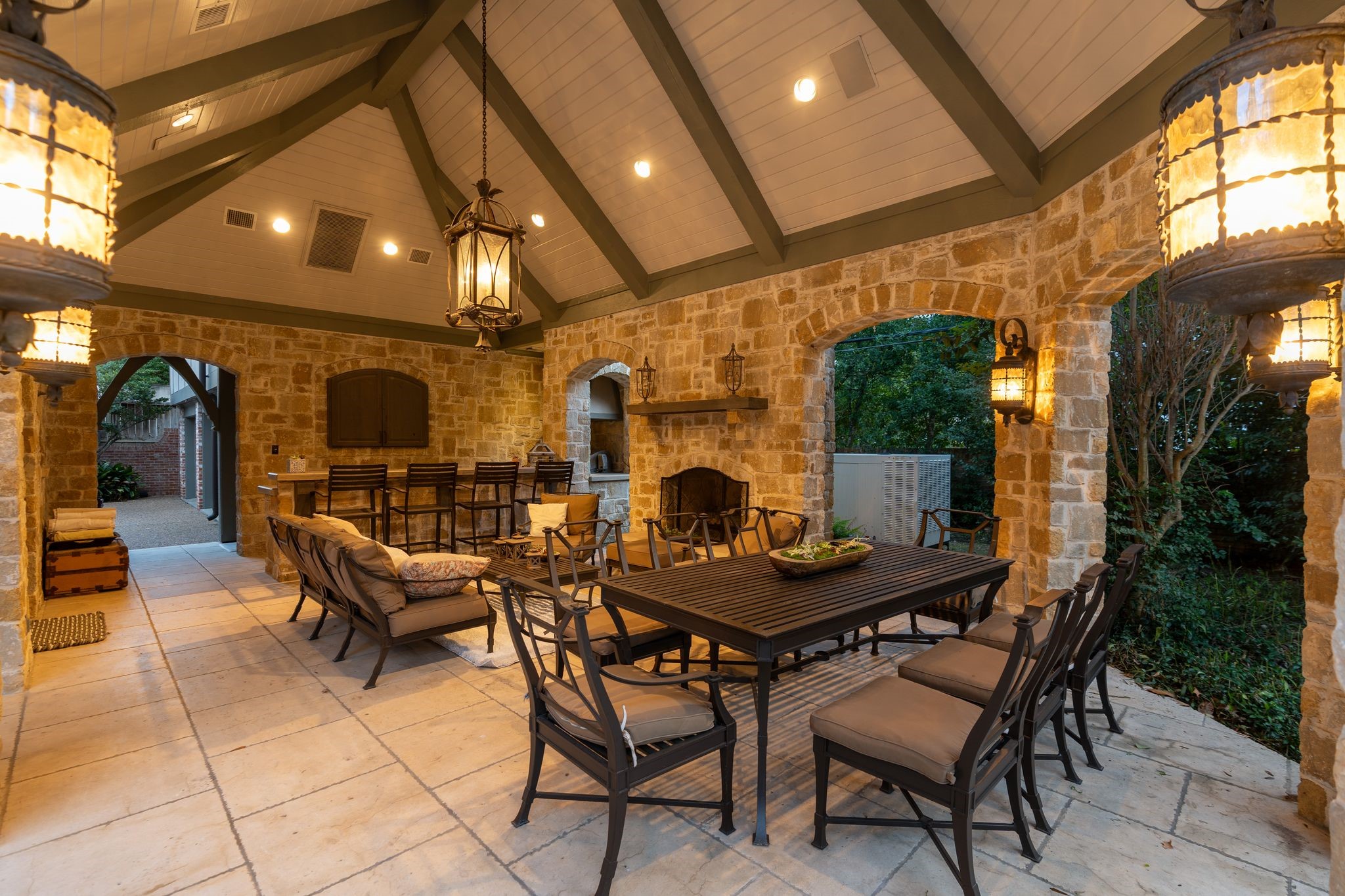 3325 Inwood Drive