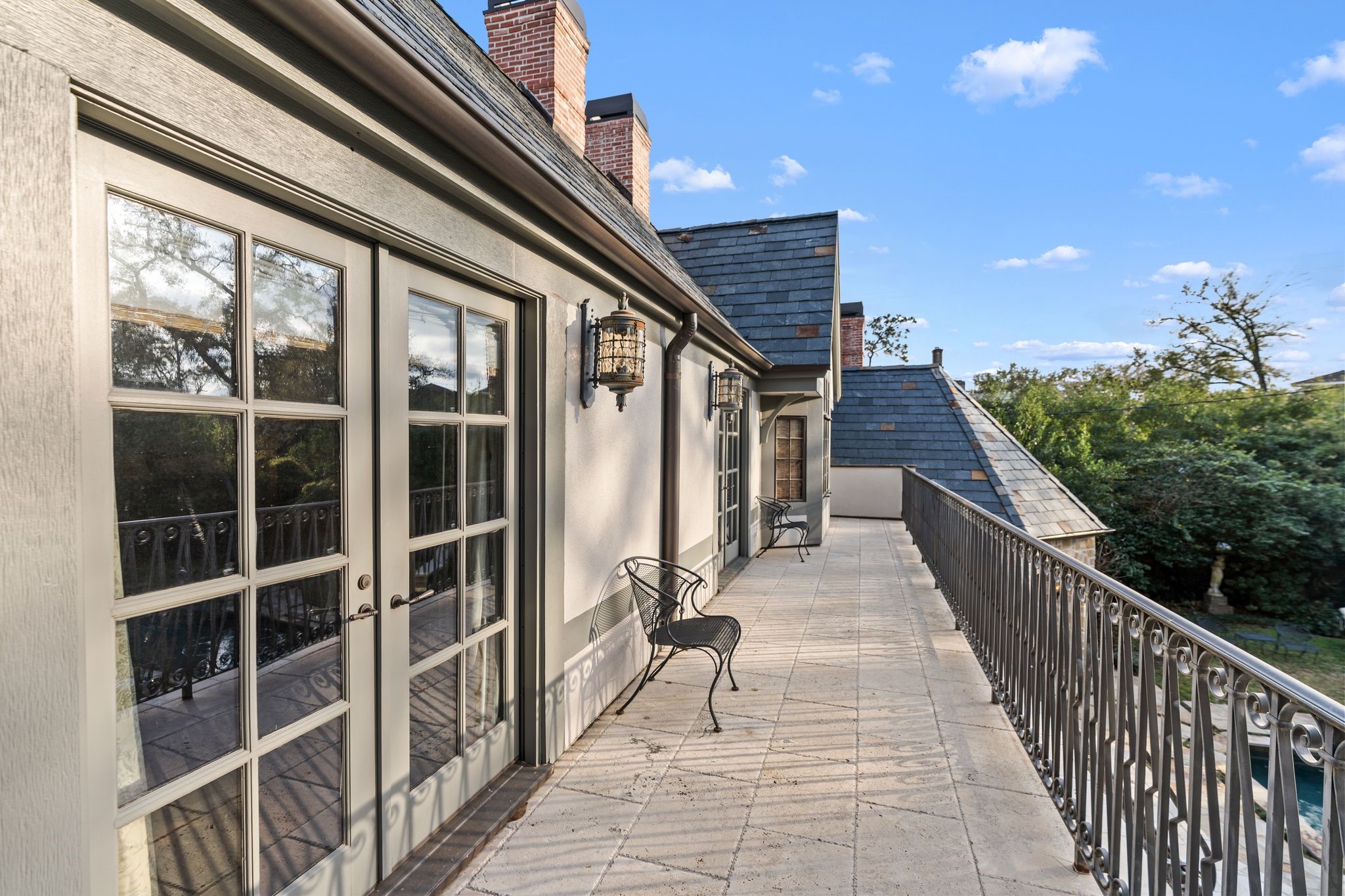 3325 Inwood Drive