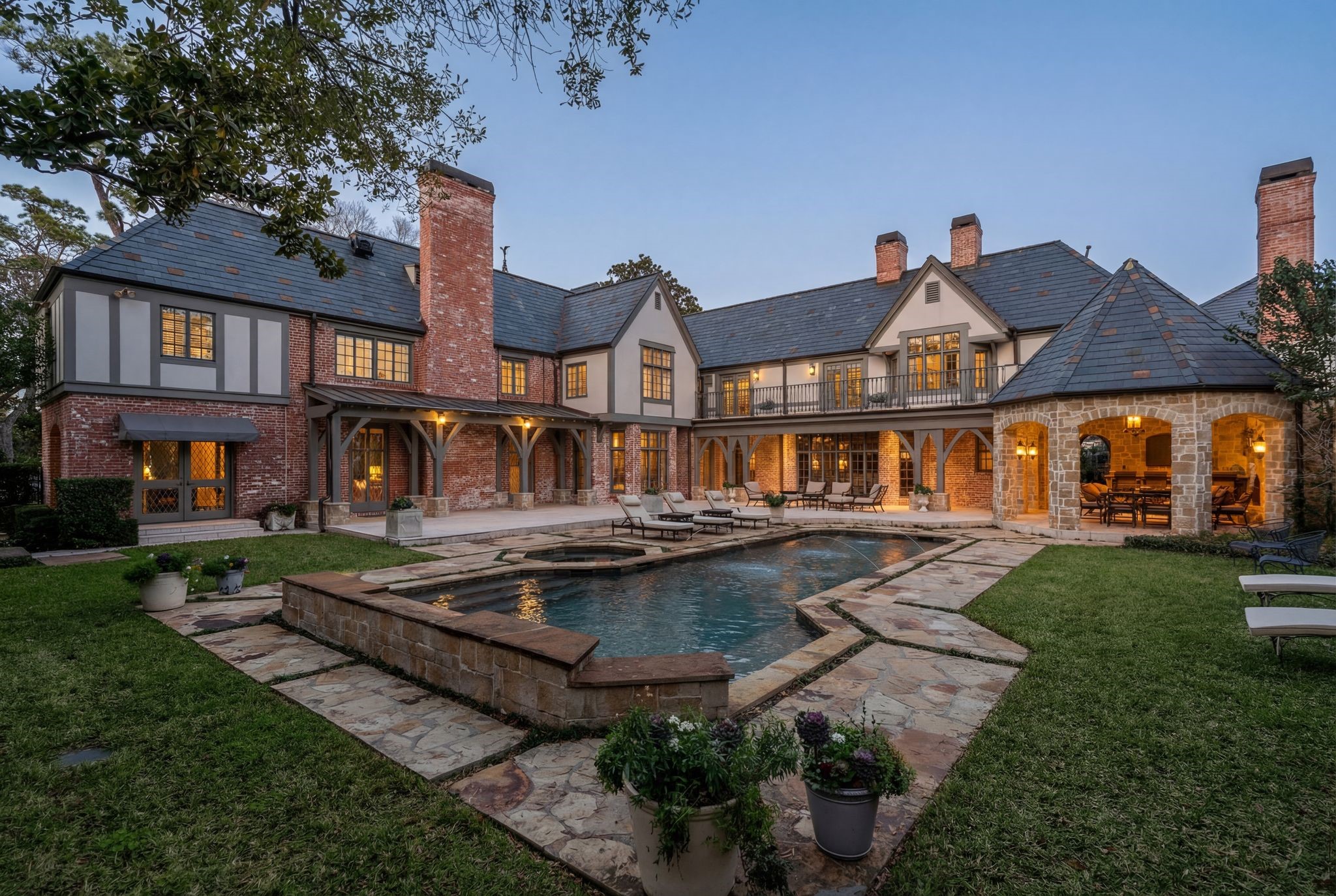 3325 Inwood Drive